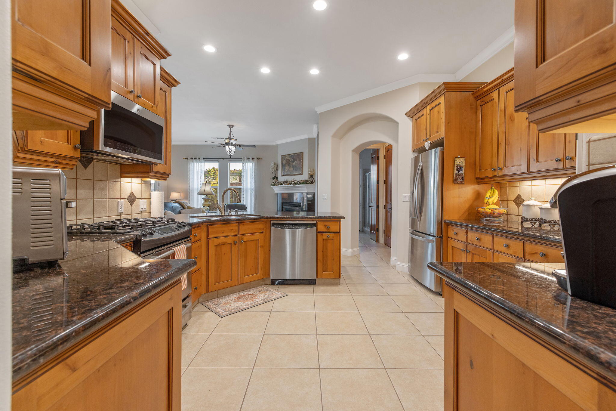 729 St Thomas Ct, Exeter, CA 93221