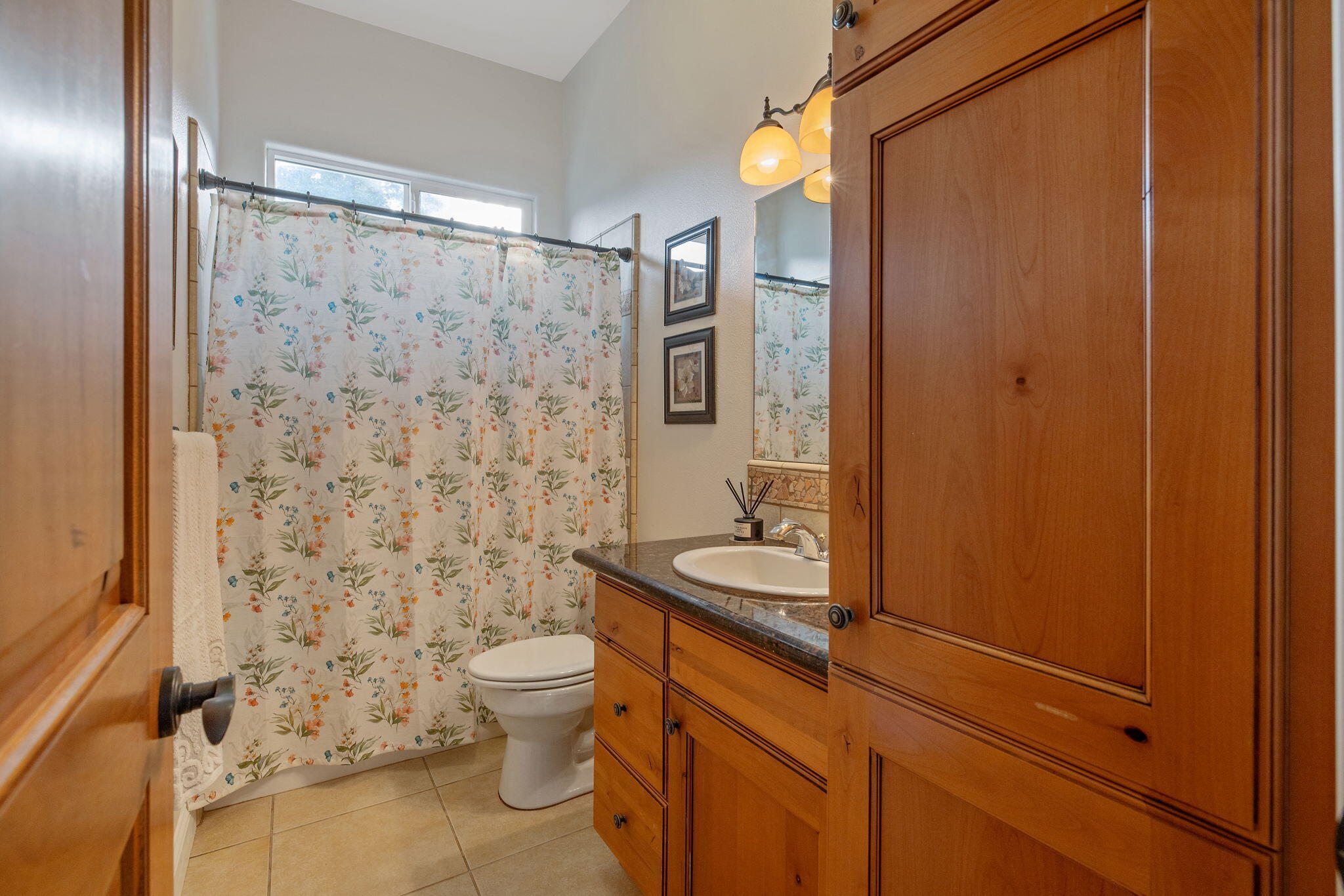 729 St Thomas Ct, Exeter, CA 93221