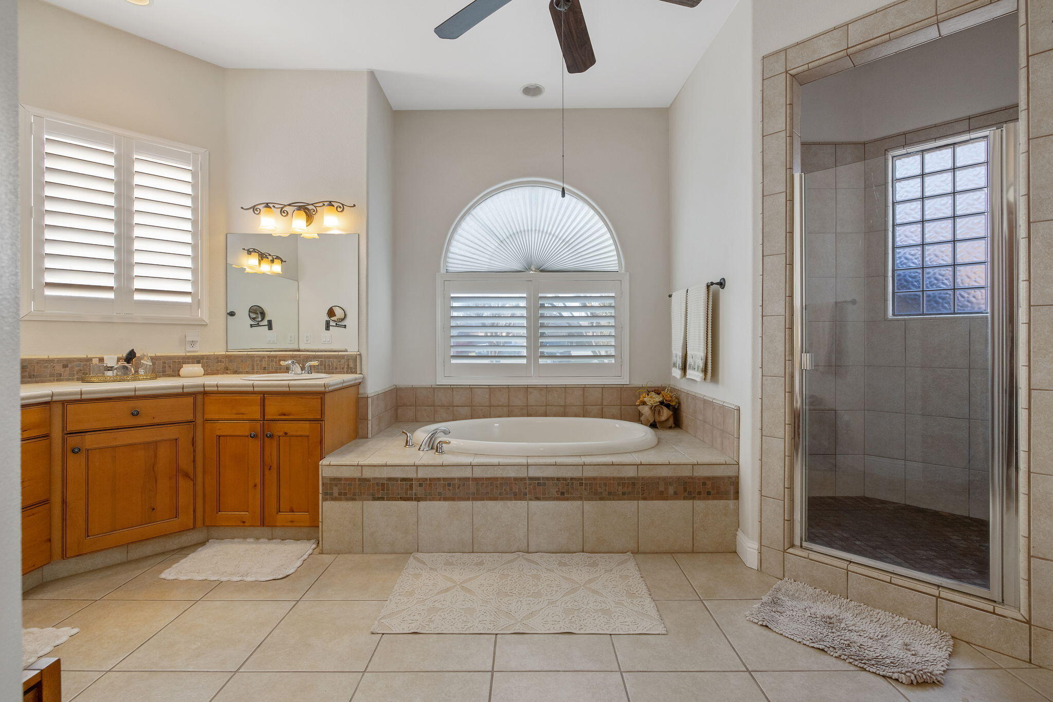 729 St Thomas Ct, Exeter, CA 93221