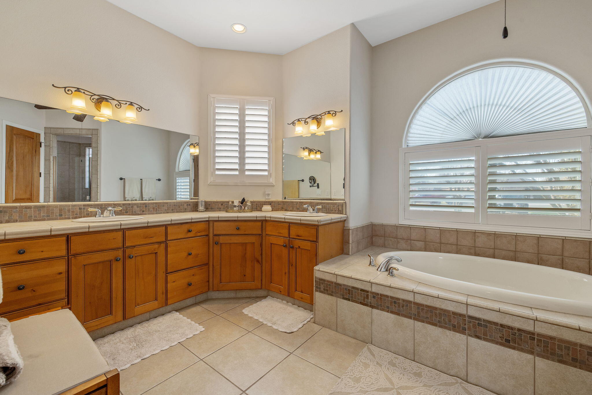 729 St Thomas Ct, Exeter, CA 93221