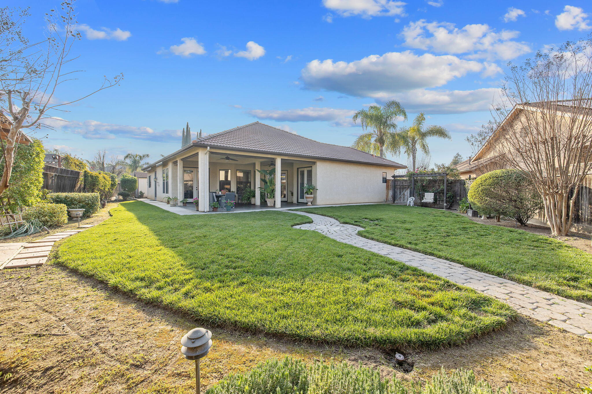 729 St Thomas Ct, Exeter, CA 93221