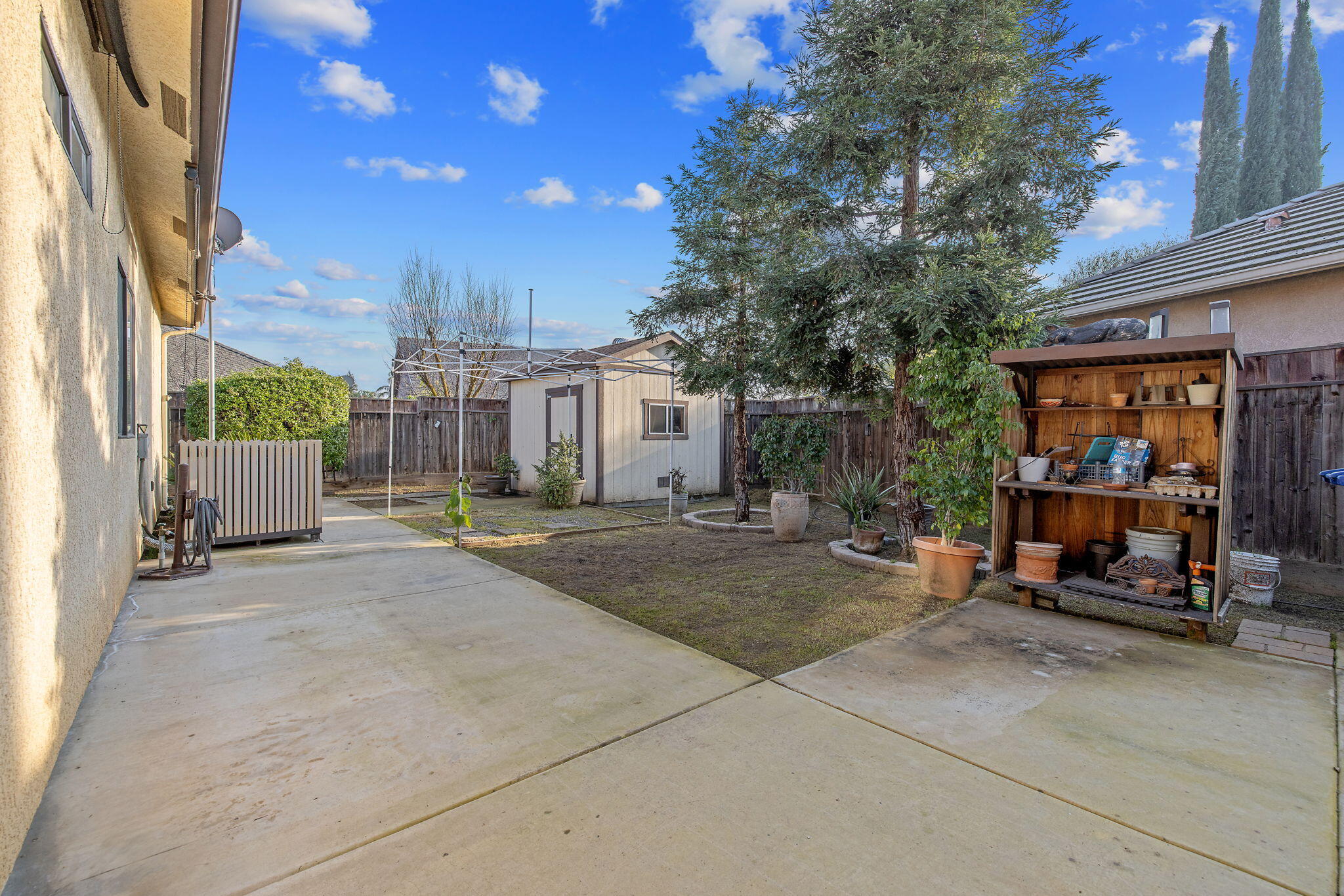 729 St Thomas Ct, Exeter, CA 93221