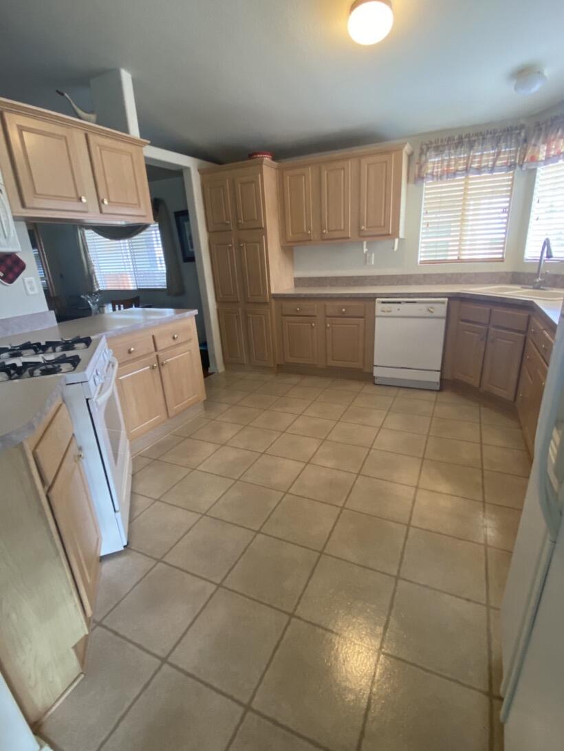 100 S Westwood St #13, Porterville, CA 93257