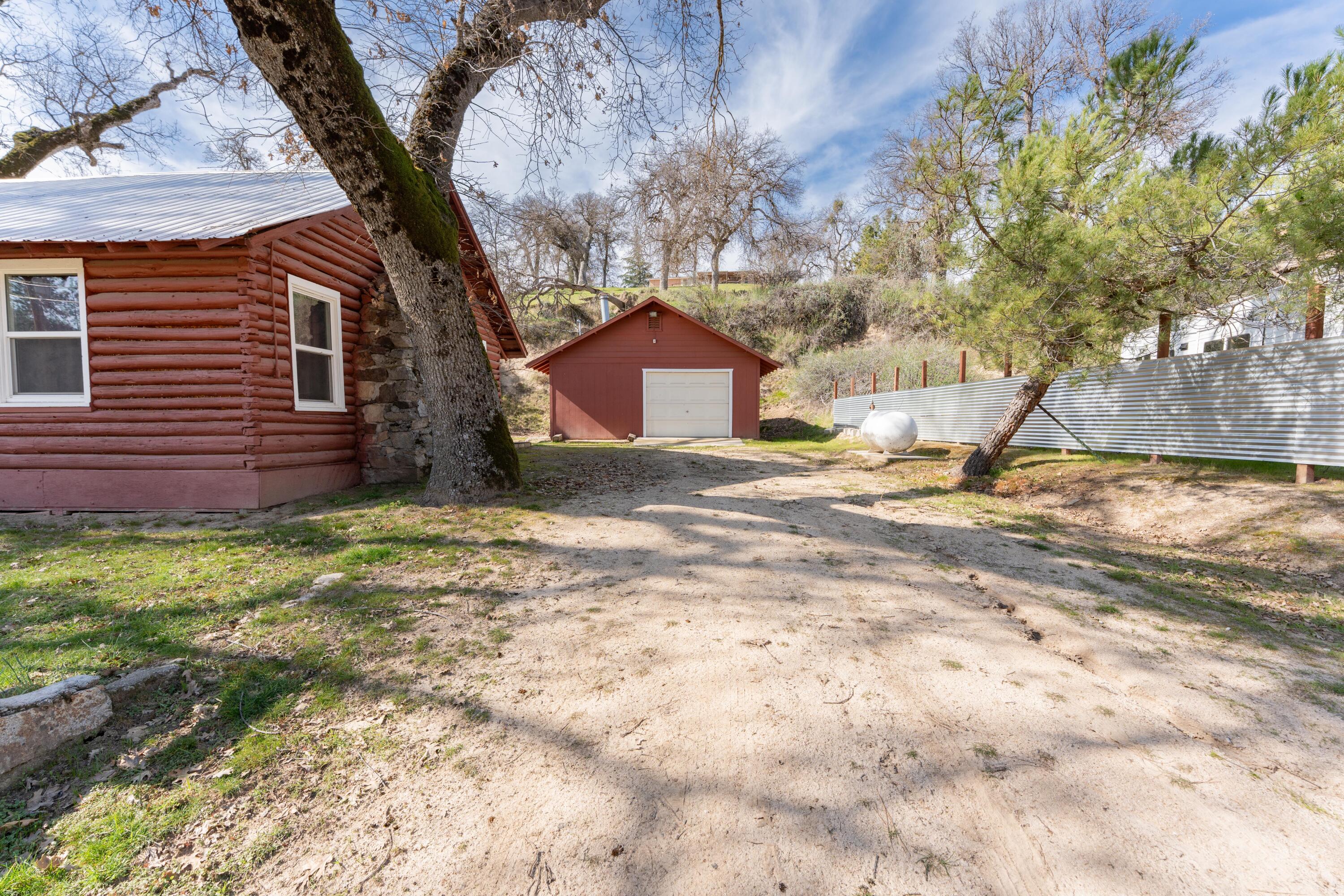 43875 Pine Flat Dr, California Hot Springs, CA 93207