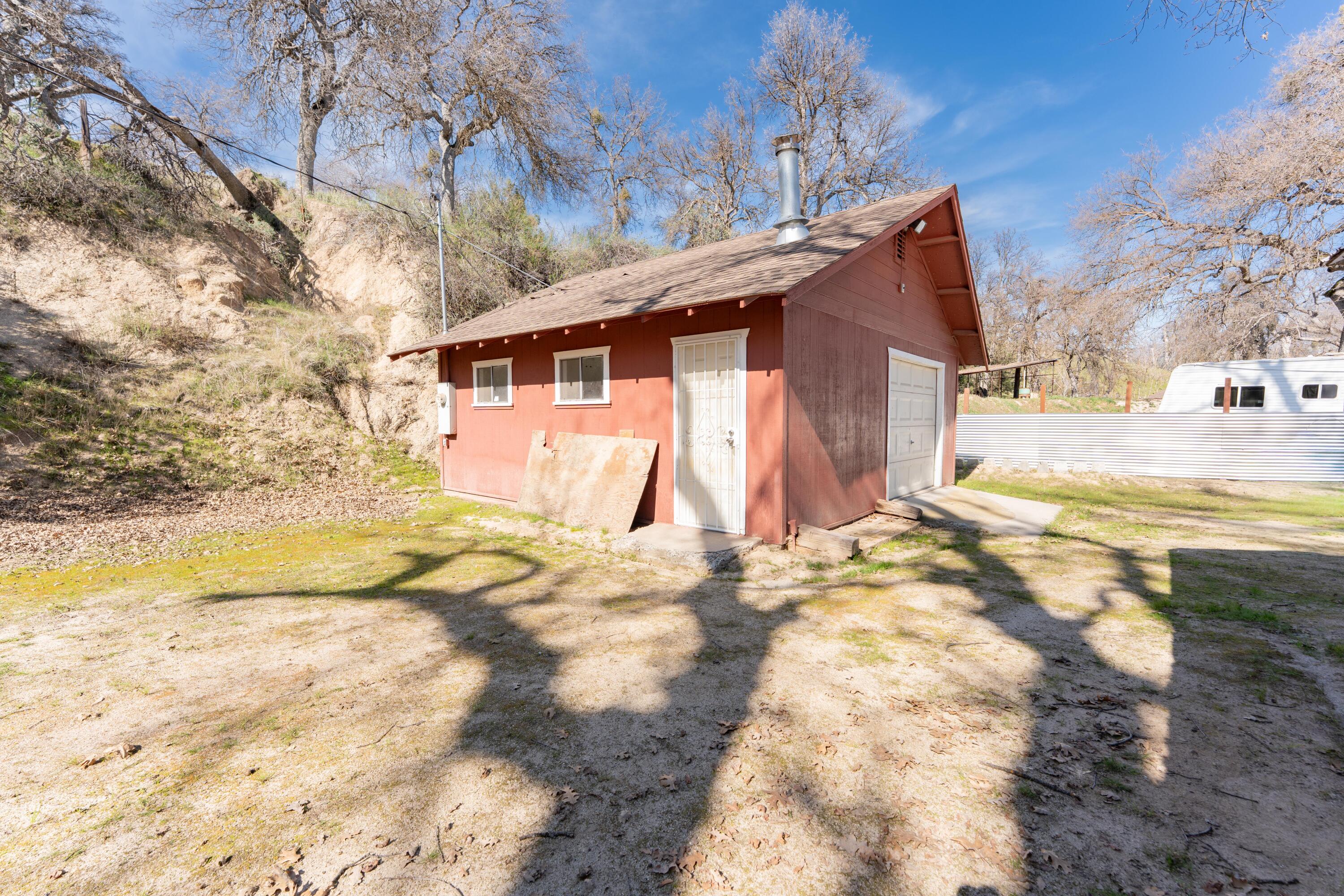 43875 Pine Flat Dr, California Hot Springs, CA 93207