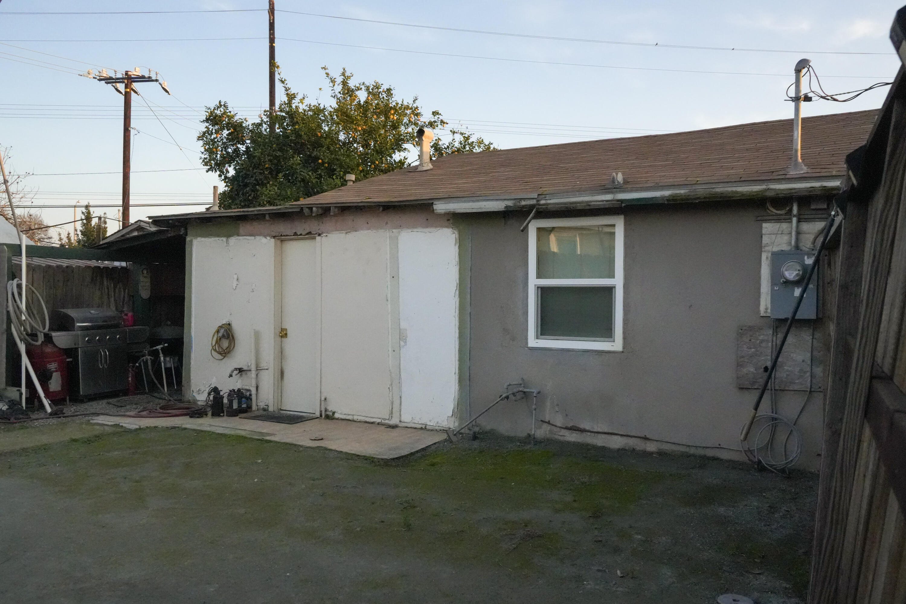 1705 E Foster Dr #B, Tulare, CA 93274