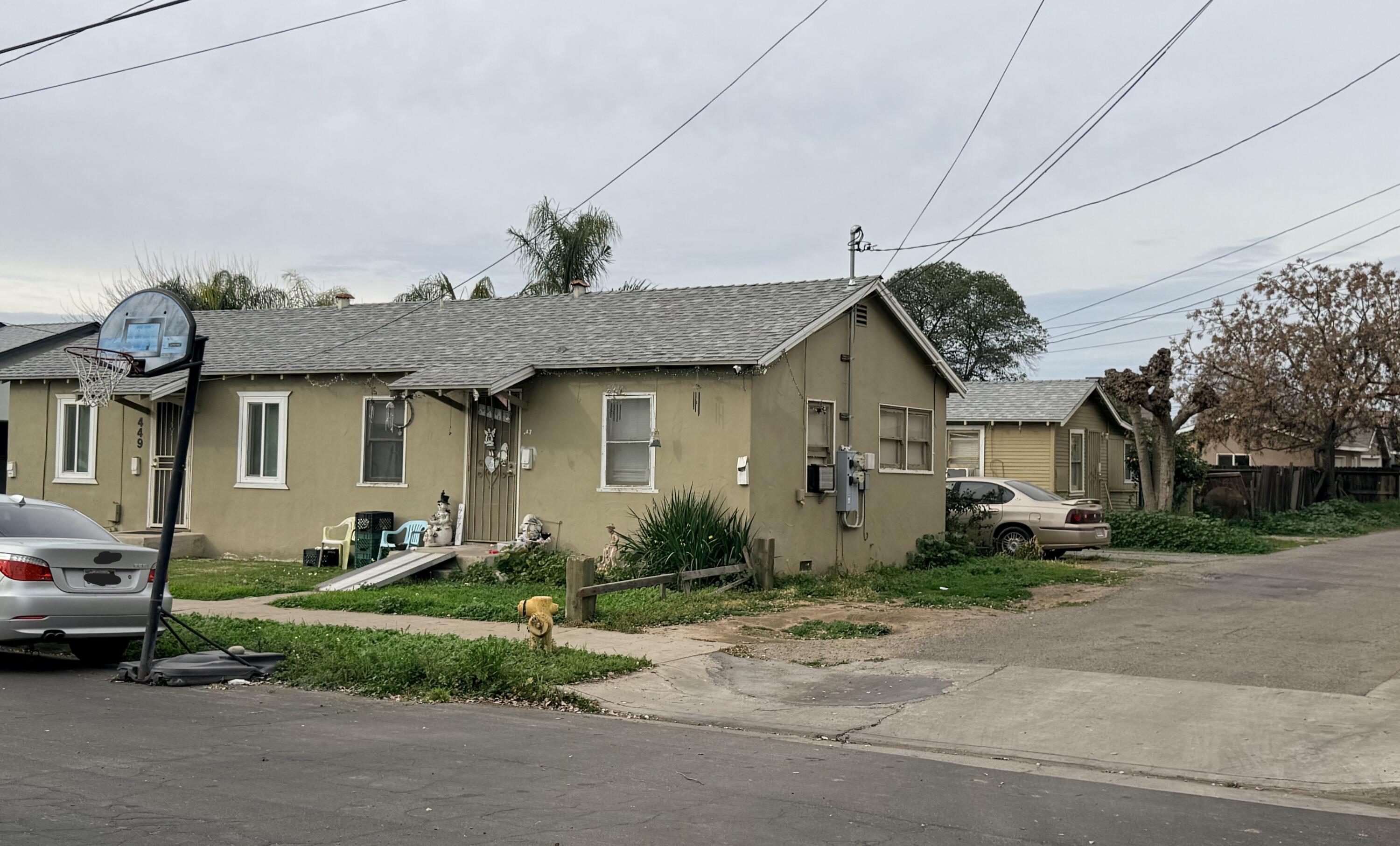 447 W Maple St, Exeter, CA 93221
