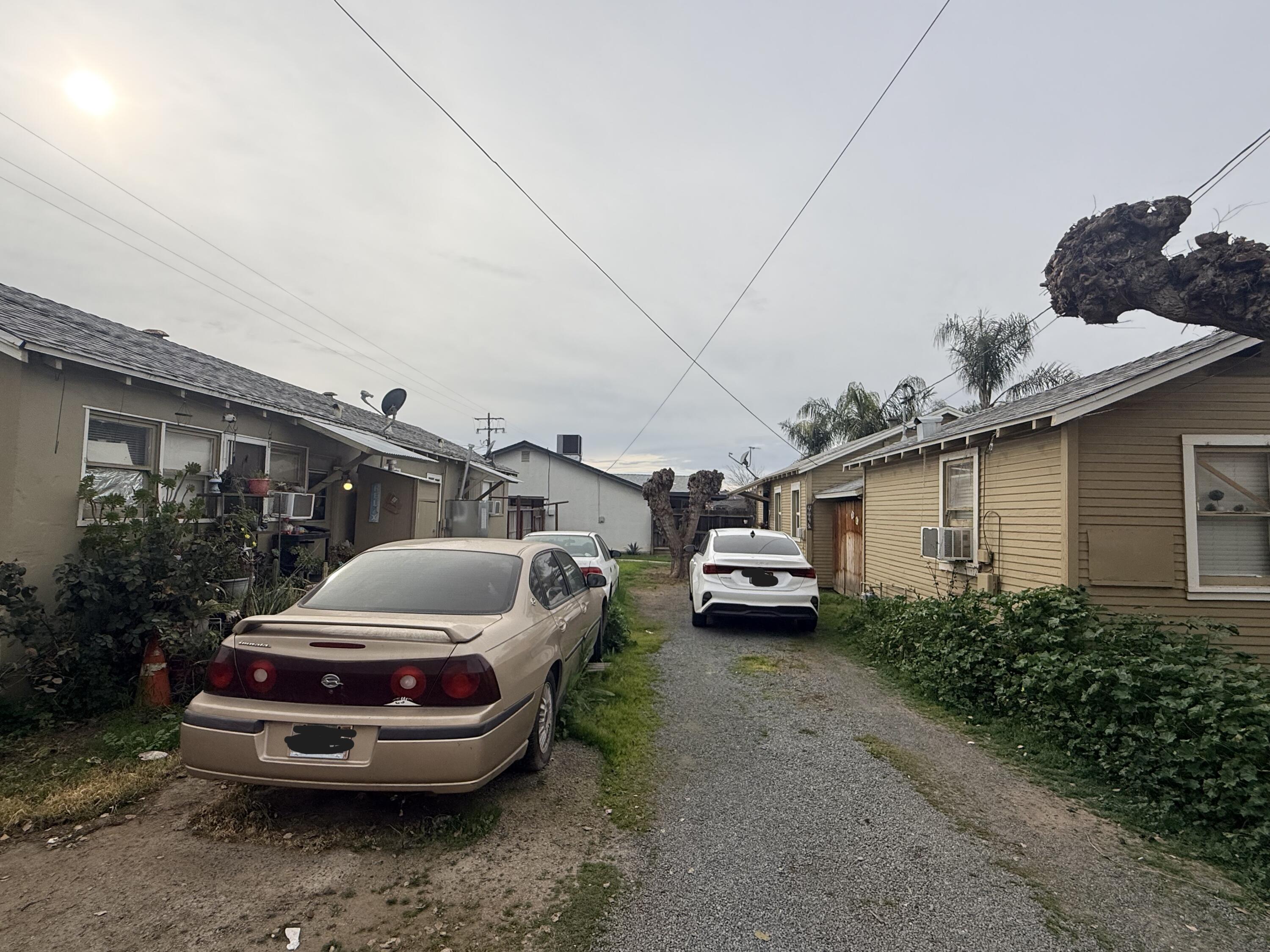 447 W Maple St, Exeter, CA 93221