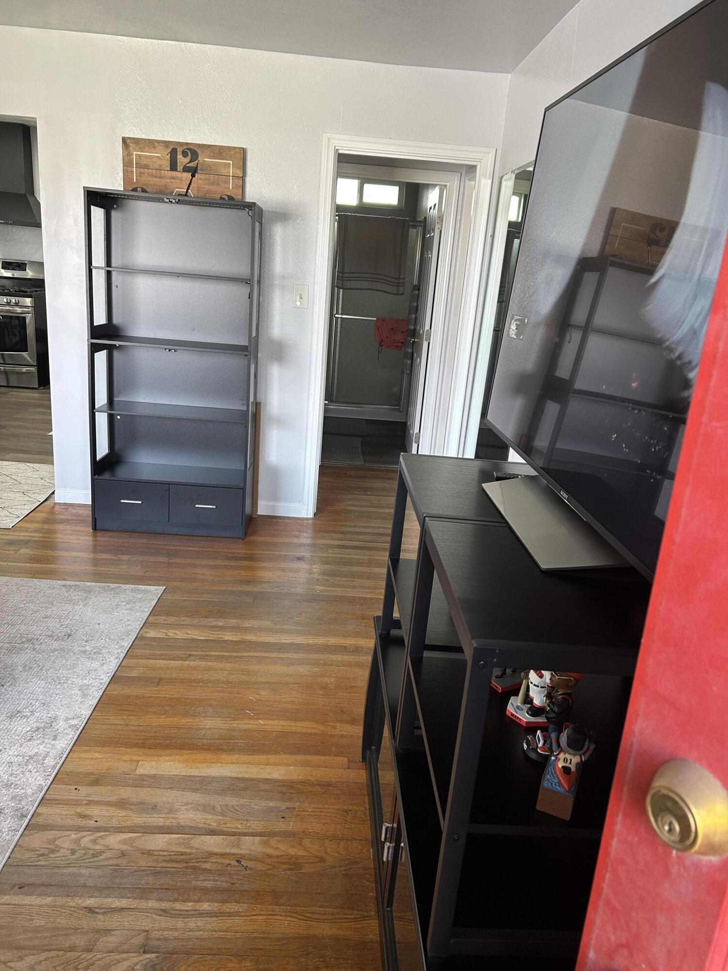 2703 E Goshen Ave, Visalia, CA 93292