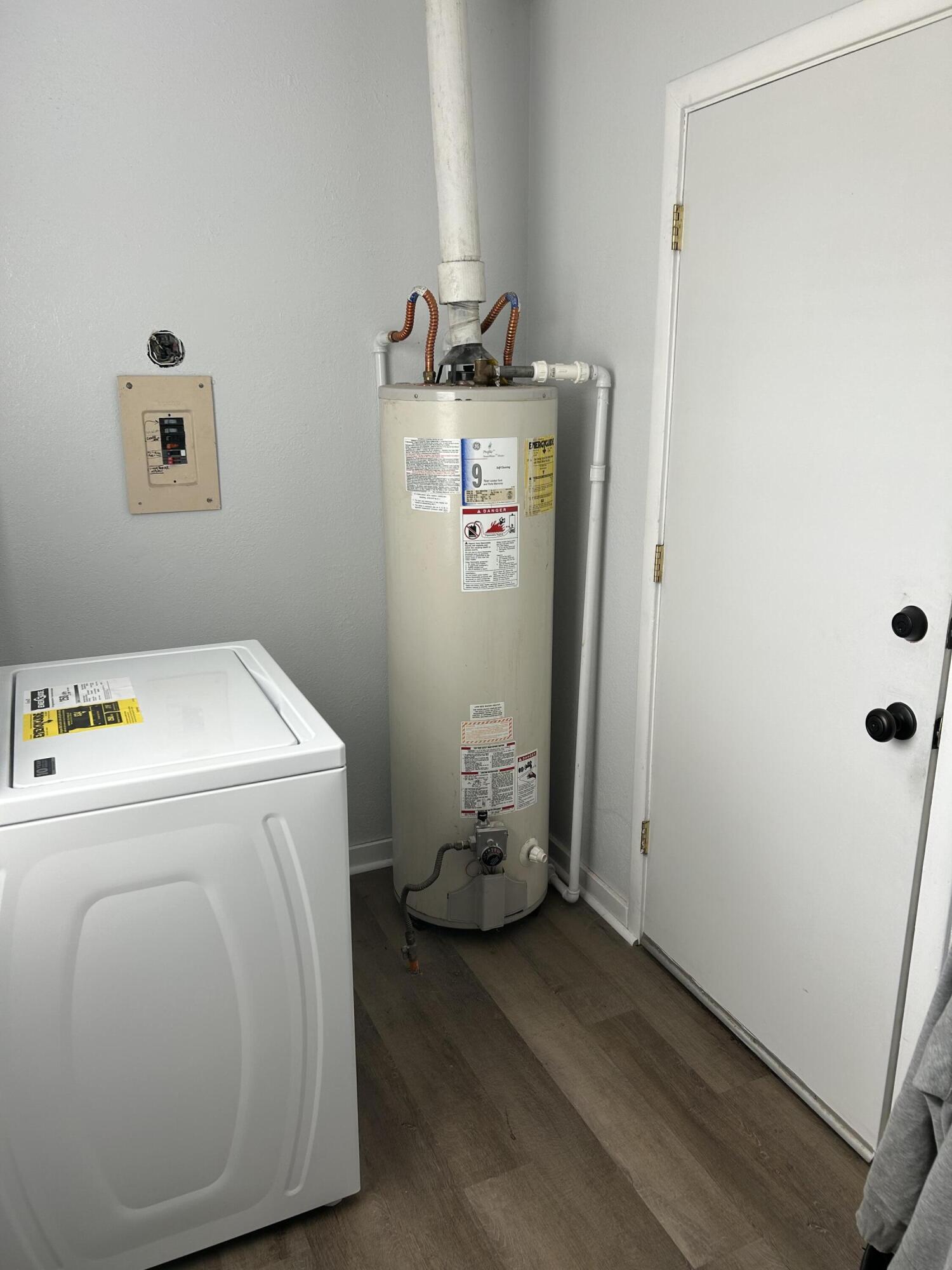 2703 E Goshen Ave, Visalia, CA 93292