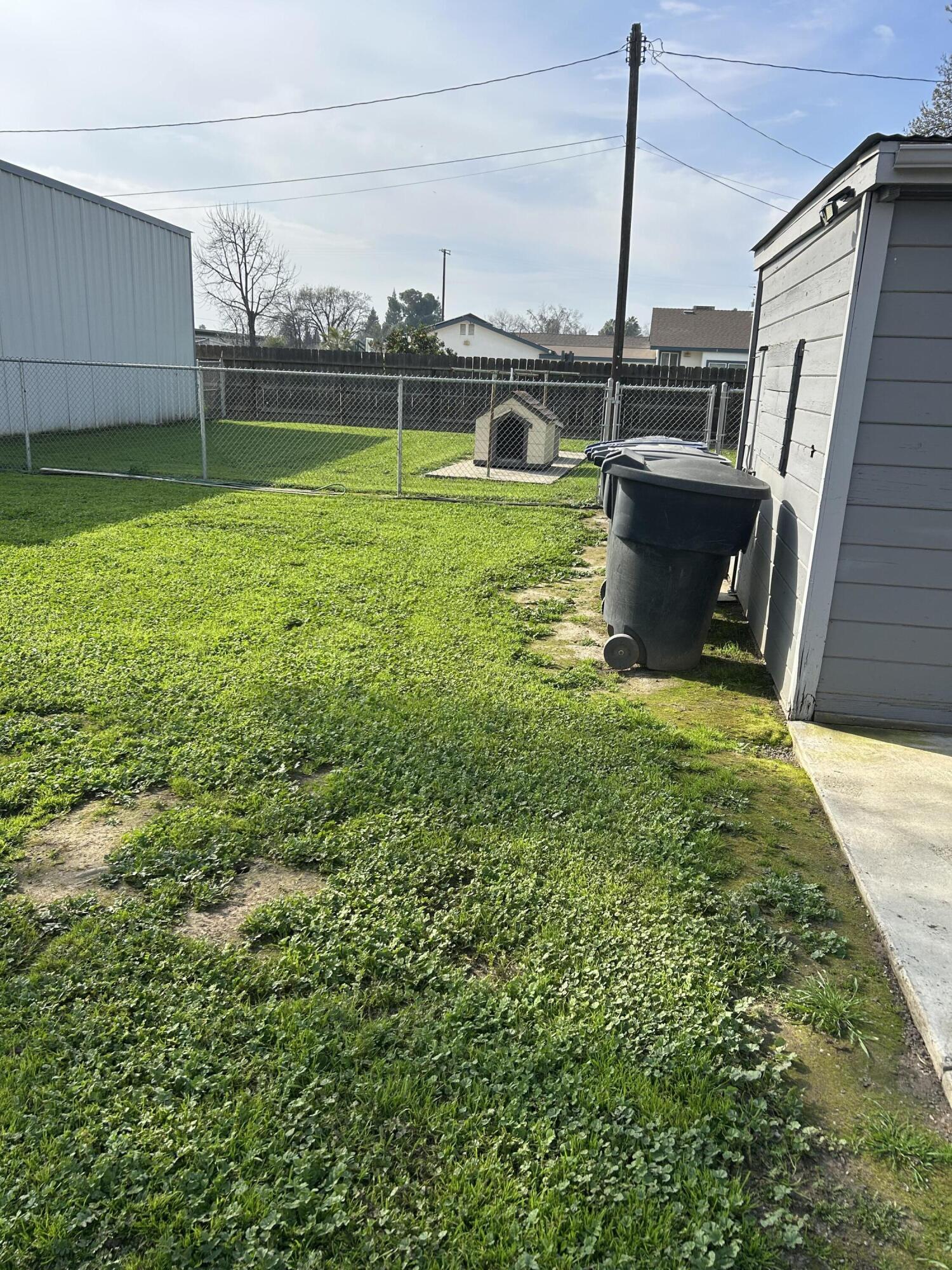 2703 E Goshen Ave, Visalia, CA 93292