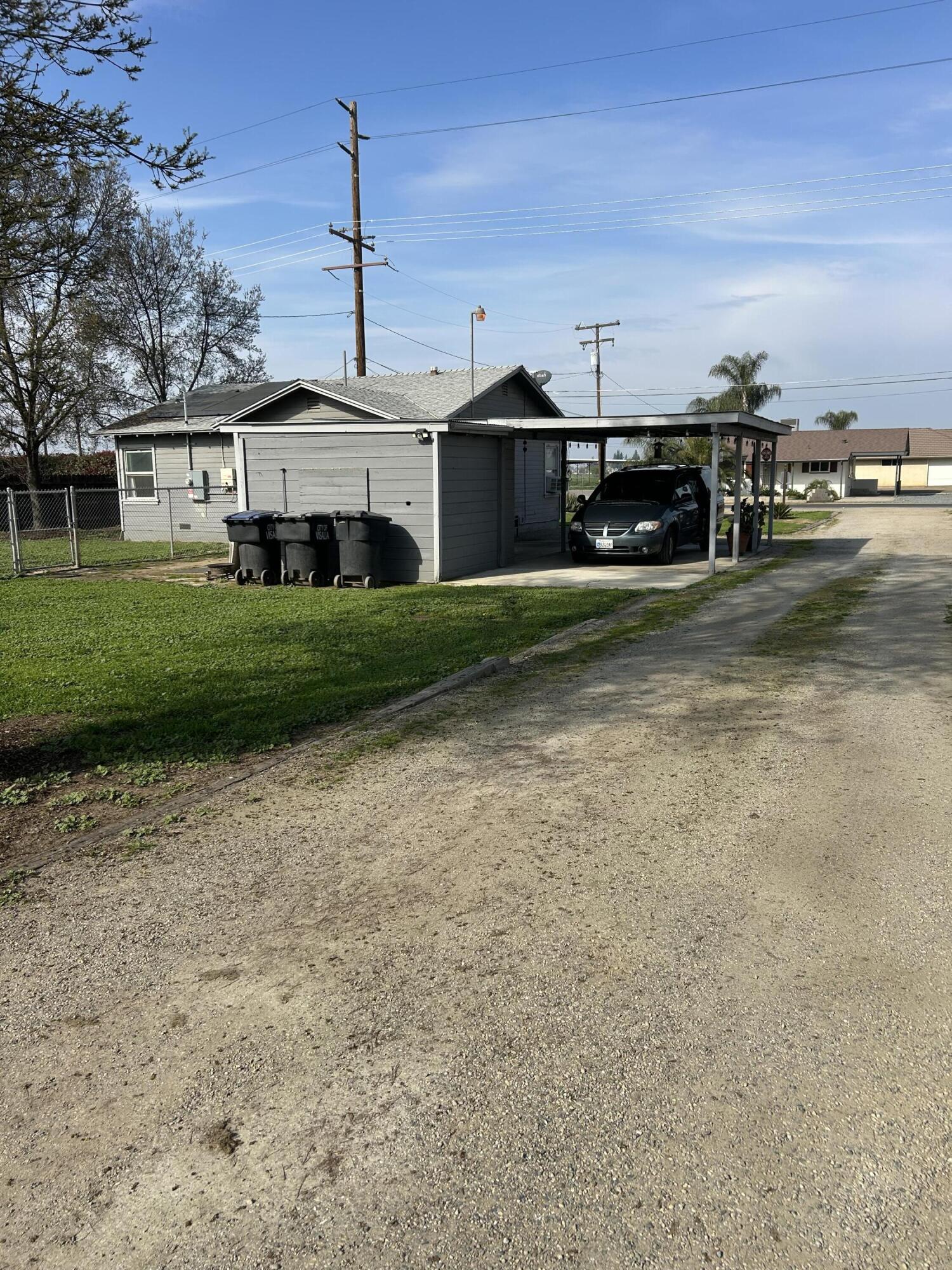 2703 E Goshen Ave, Visalia, CA 93292