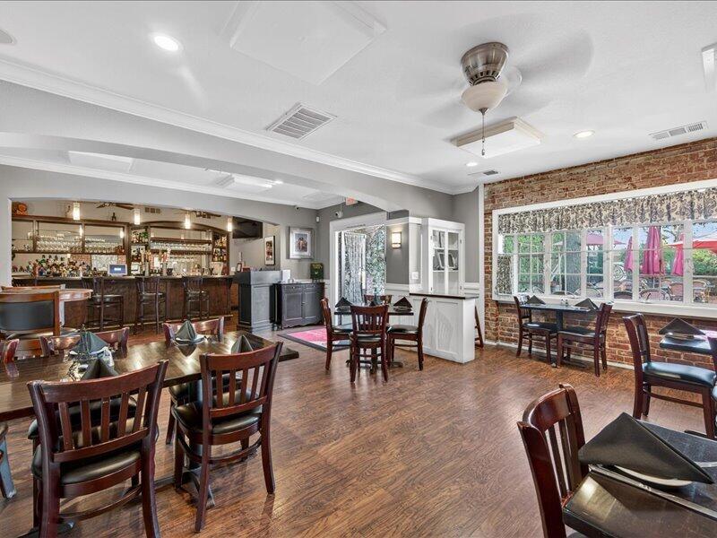 151 S E St, Exeter, CA 93221