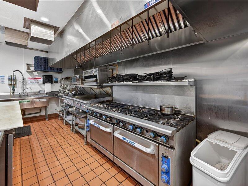 151 S E St, Exeter, CA 93221