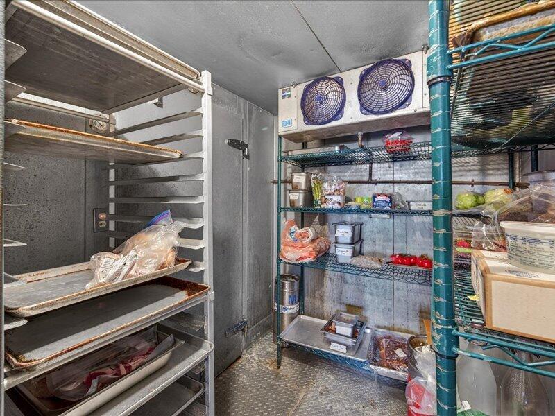 151 S E St, Exeter, CA 93221