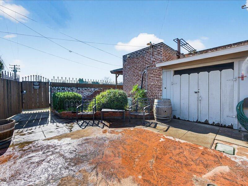 151 S E St, Exeter, CA 93221