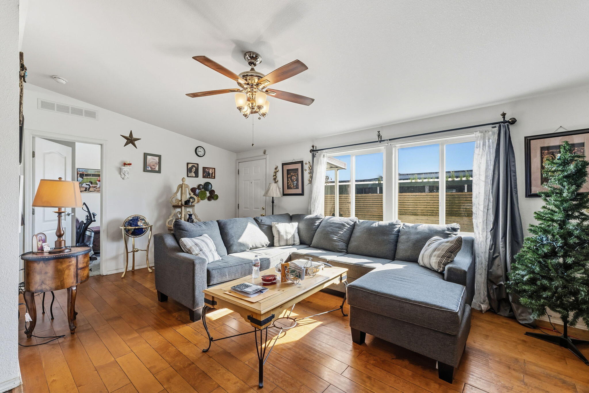 852 E Grangeville Blvd #49, Hanford, CA 93230