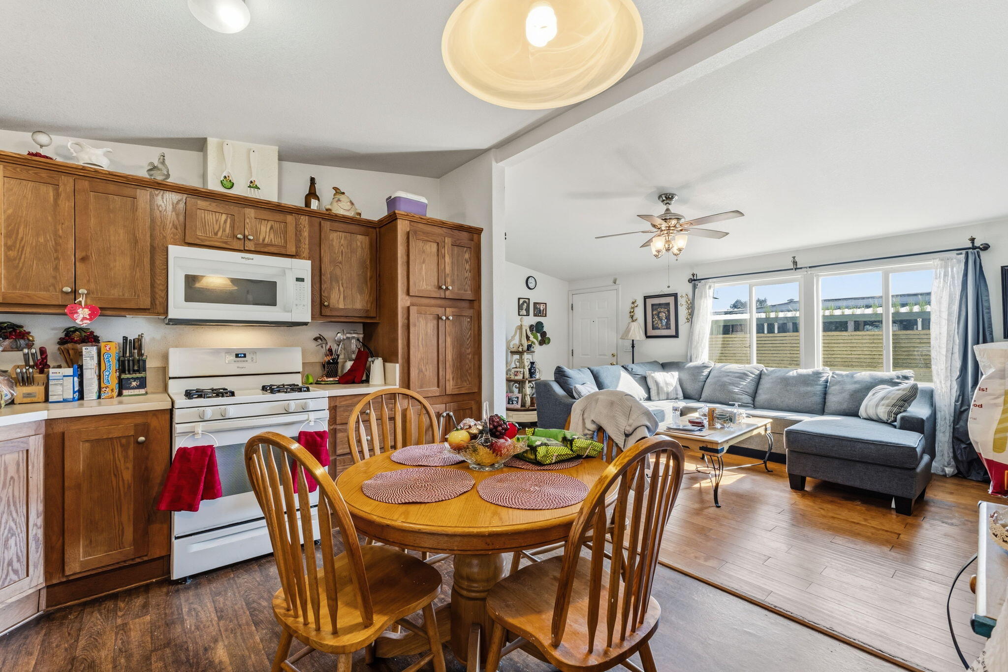 852 E Grangeville Blvd #49, Hanford, CA 93230