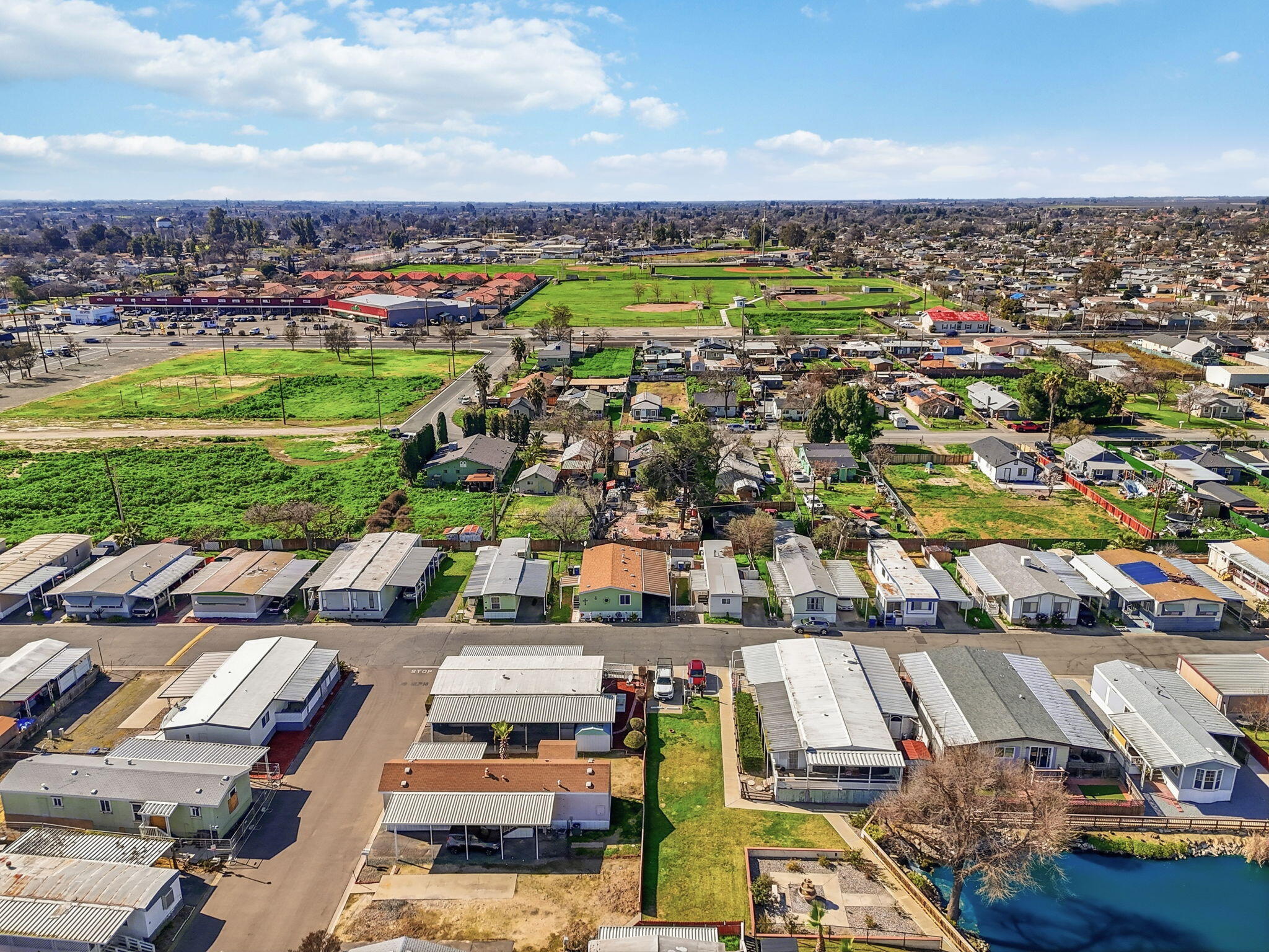 852 E Grangeville Blvd #49, Hanford, CA 93230