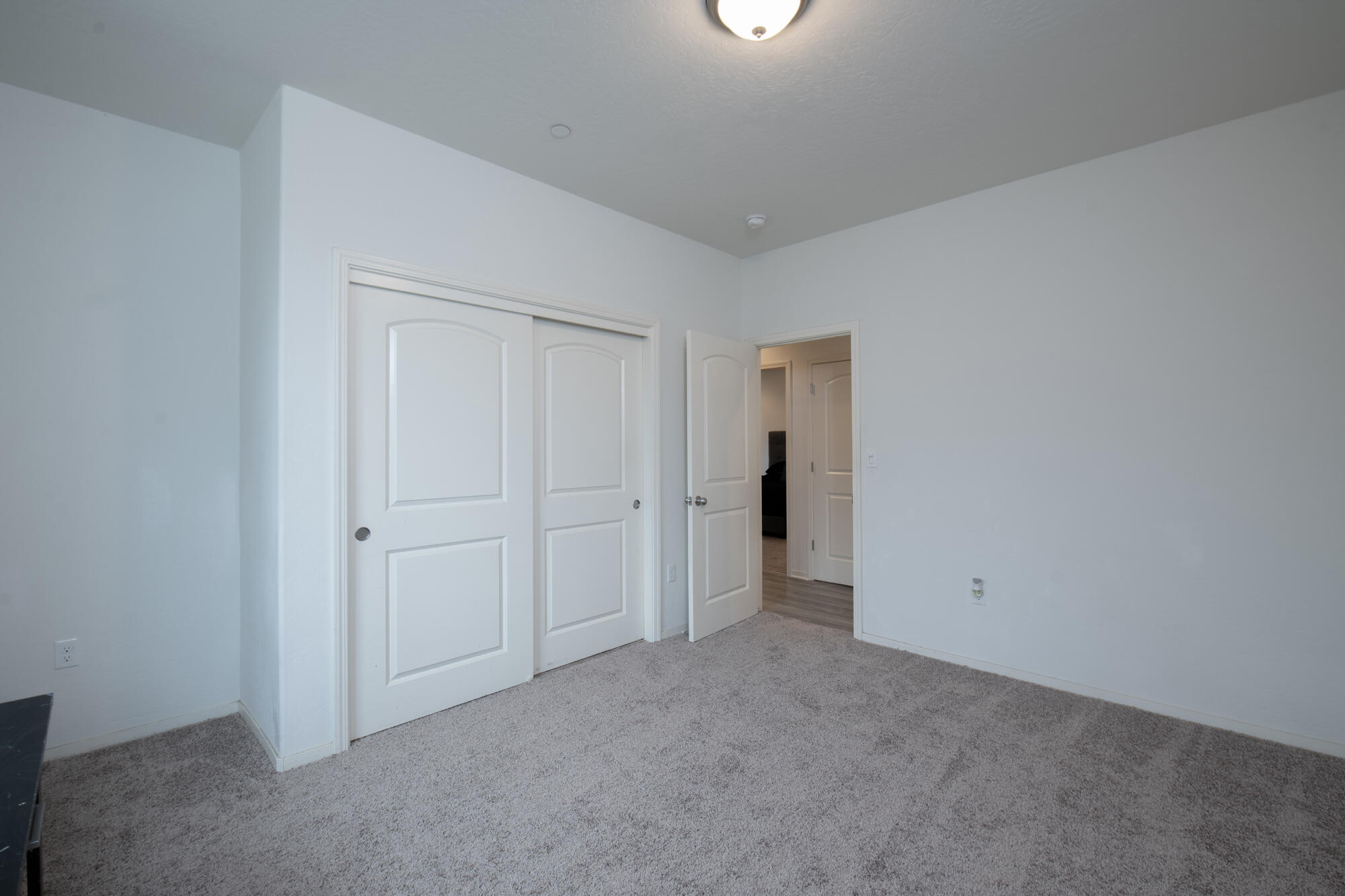 352 S Wind Ct, Visalia, CA 93292