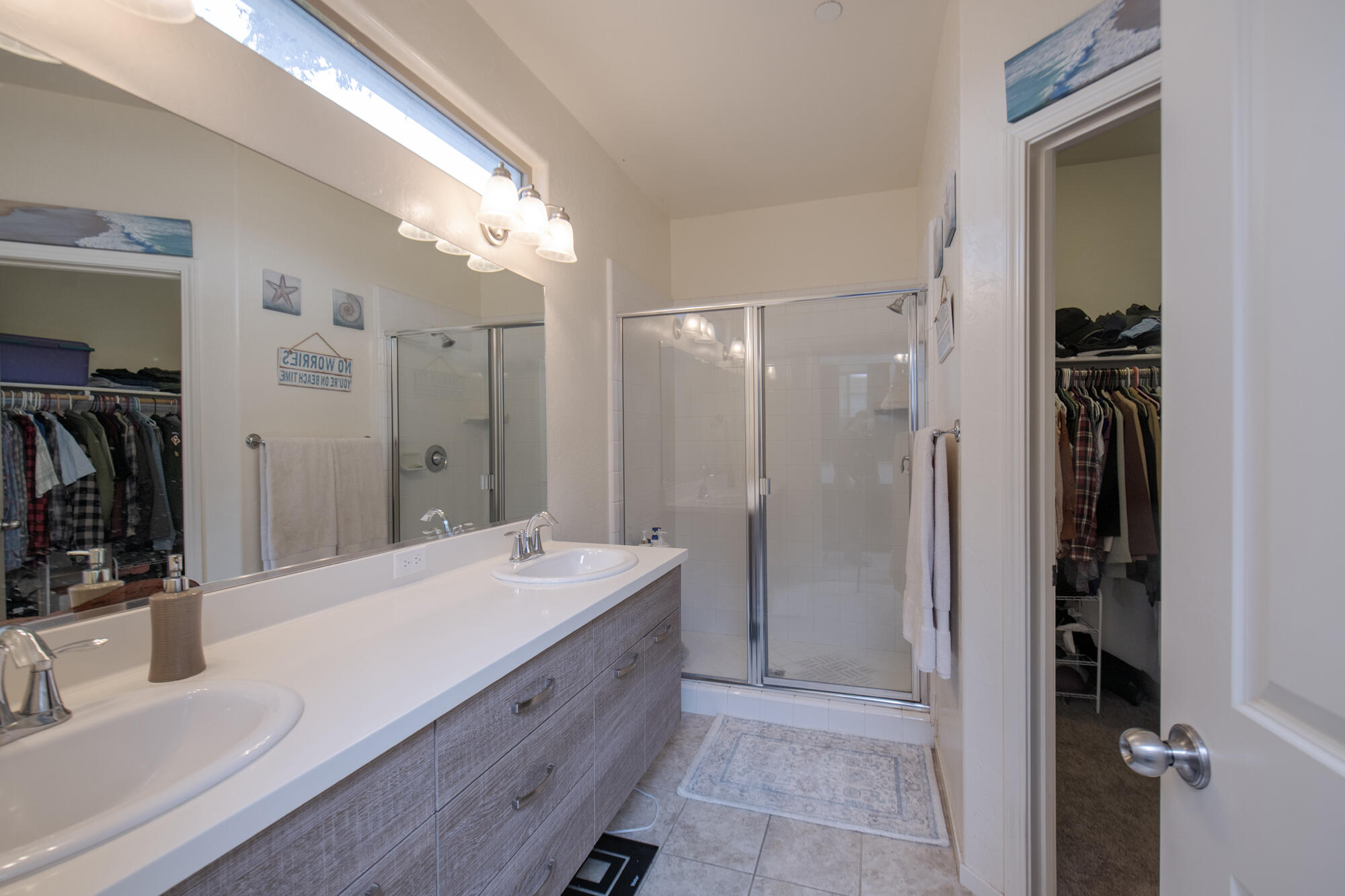 352 S Wind Ct, Visalia, CA 93292