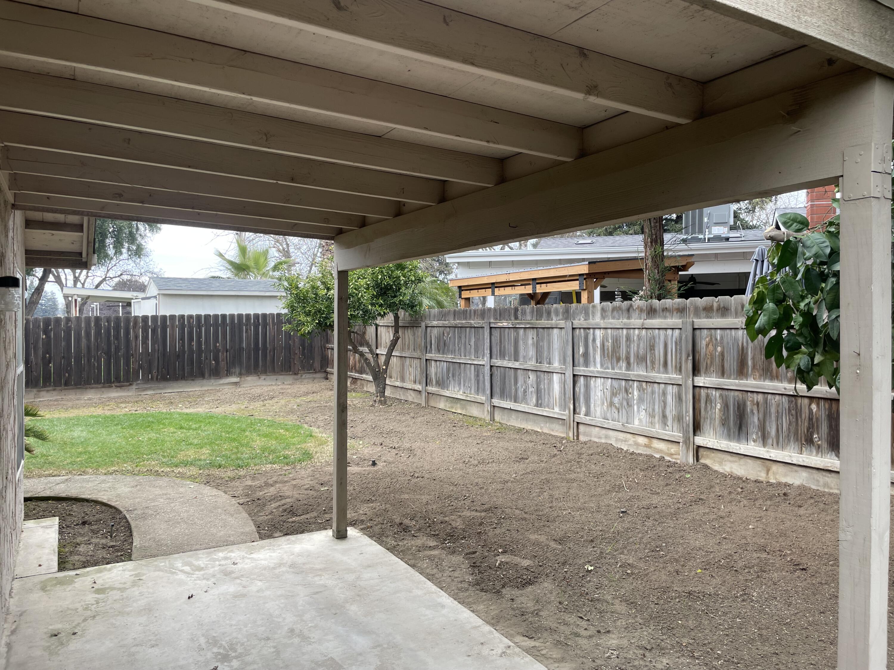 1218 S Parkwood St, Visalia, CA 93277