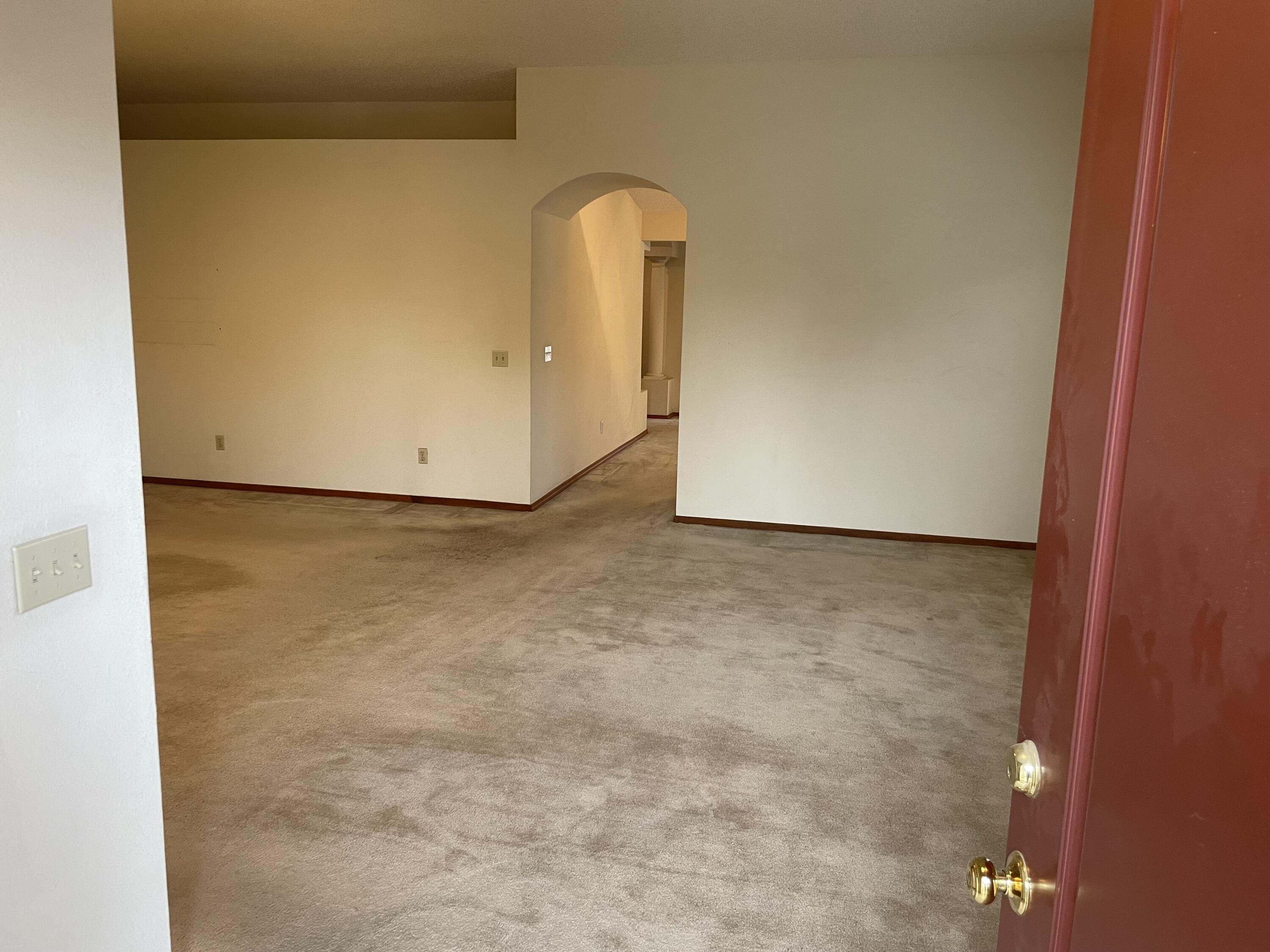 1218 S Parkwood St, Visalia, CA 93277