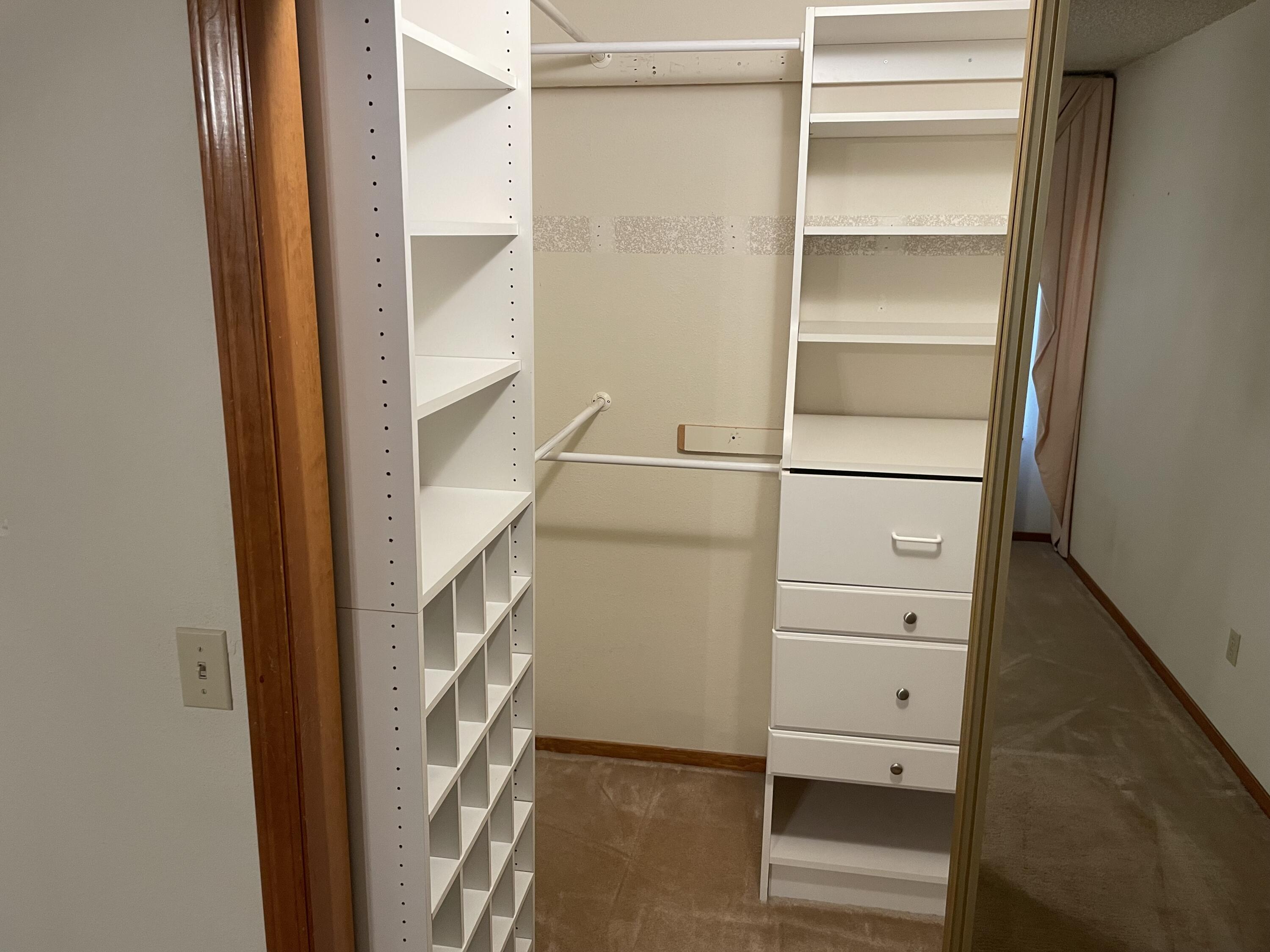 1218 S Parkwood St, Visalia, CA 93277