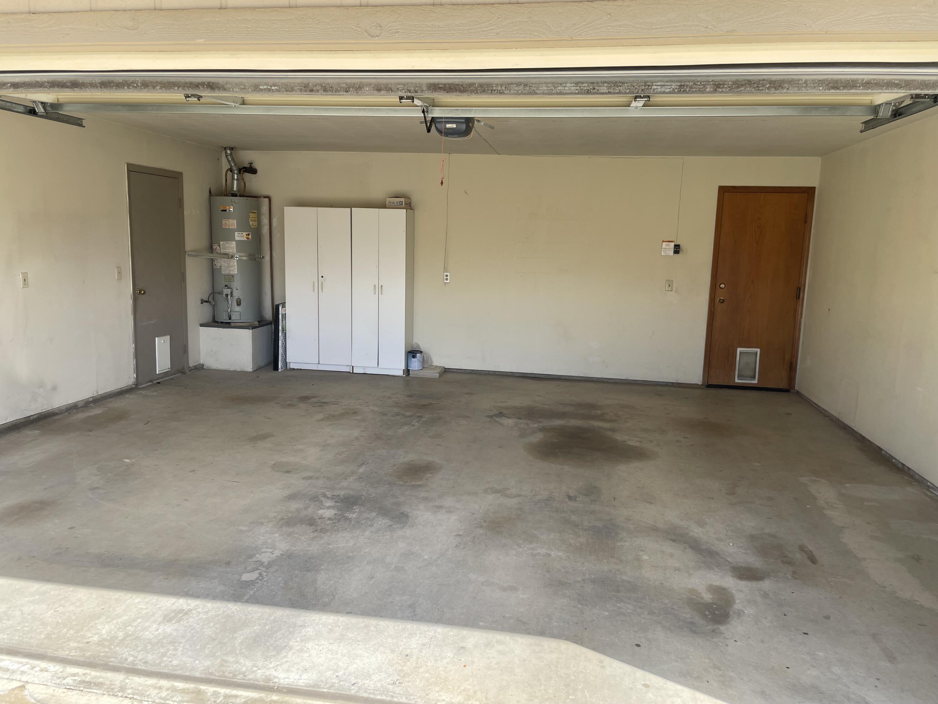 1218 S Parkwood St, Visalia, CA 93277