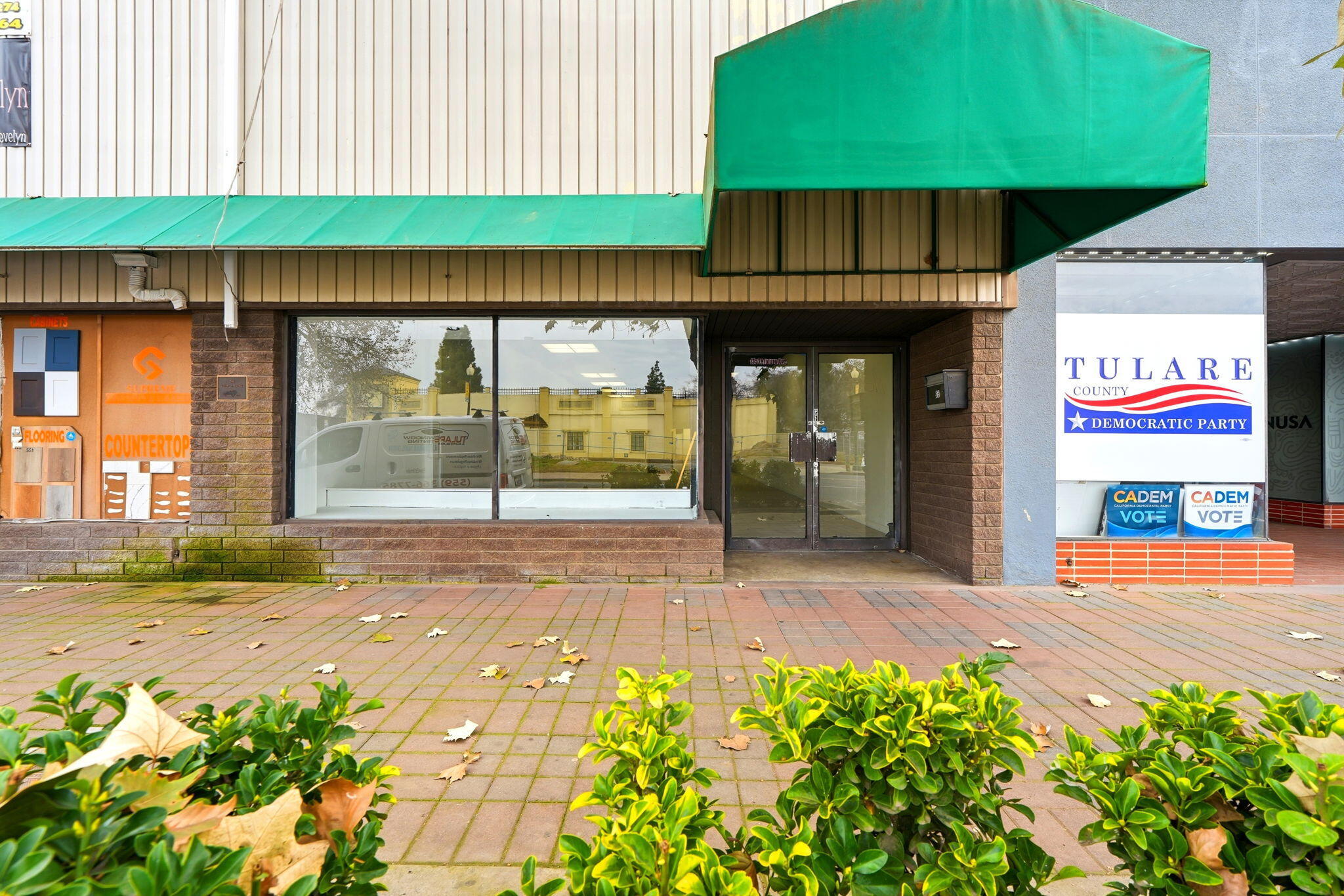 135 E Tulare Ave, Tulare, CA 93274