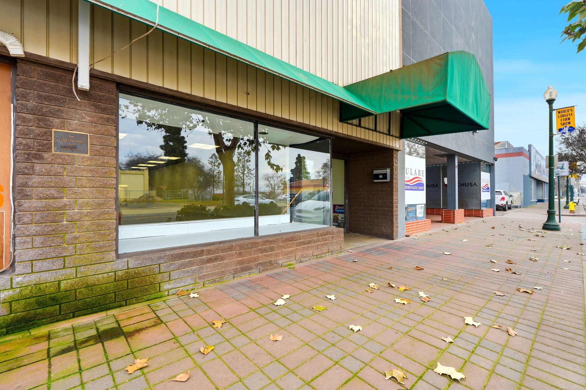 135 E Tulare Ave, Tulare, CA 93274