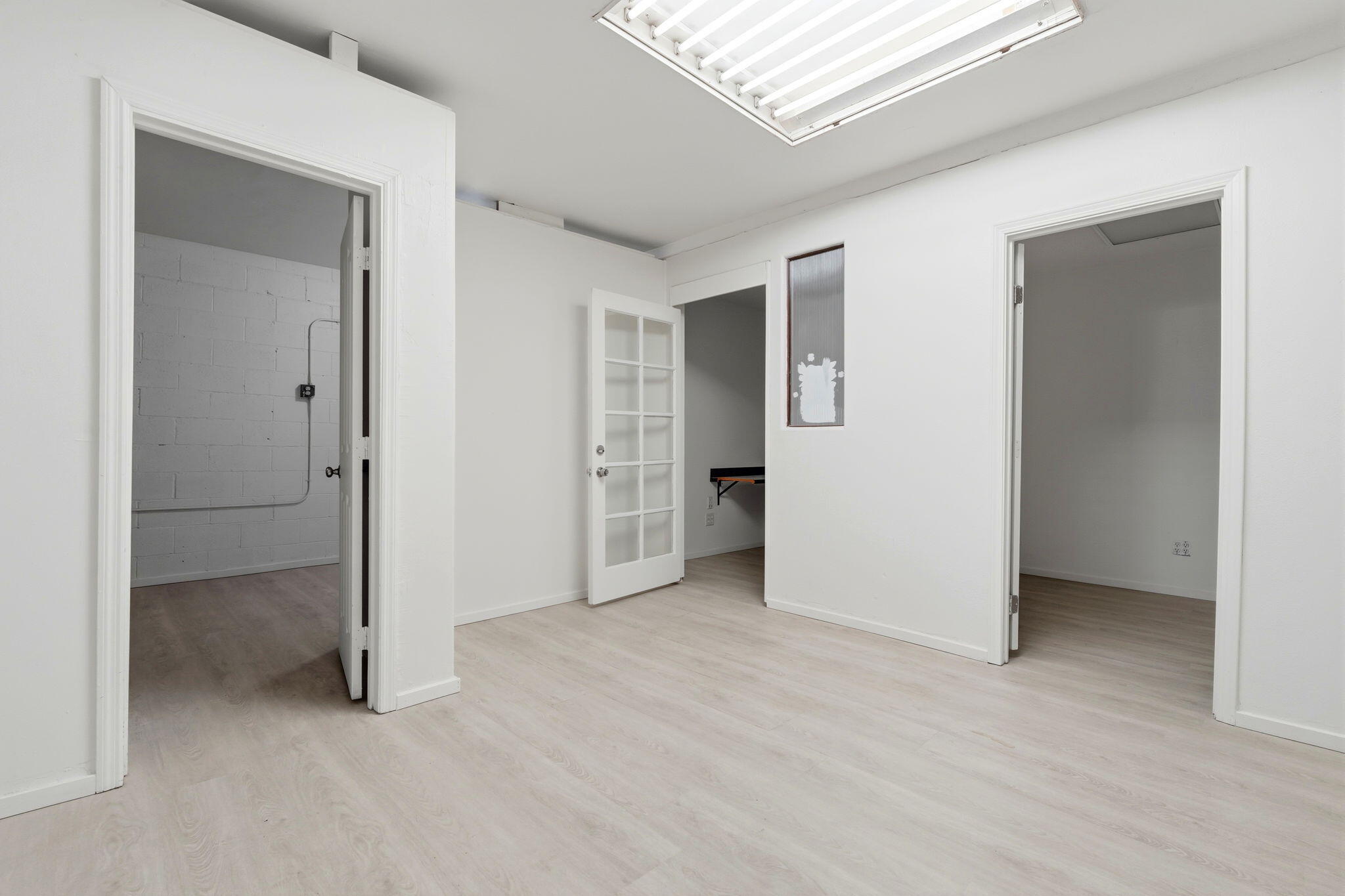 135 E Tulare Ave, Tulare, CA 93274