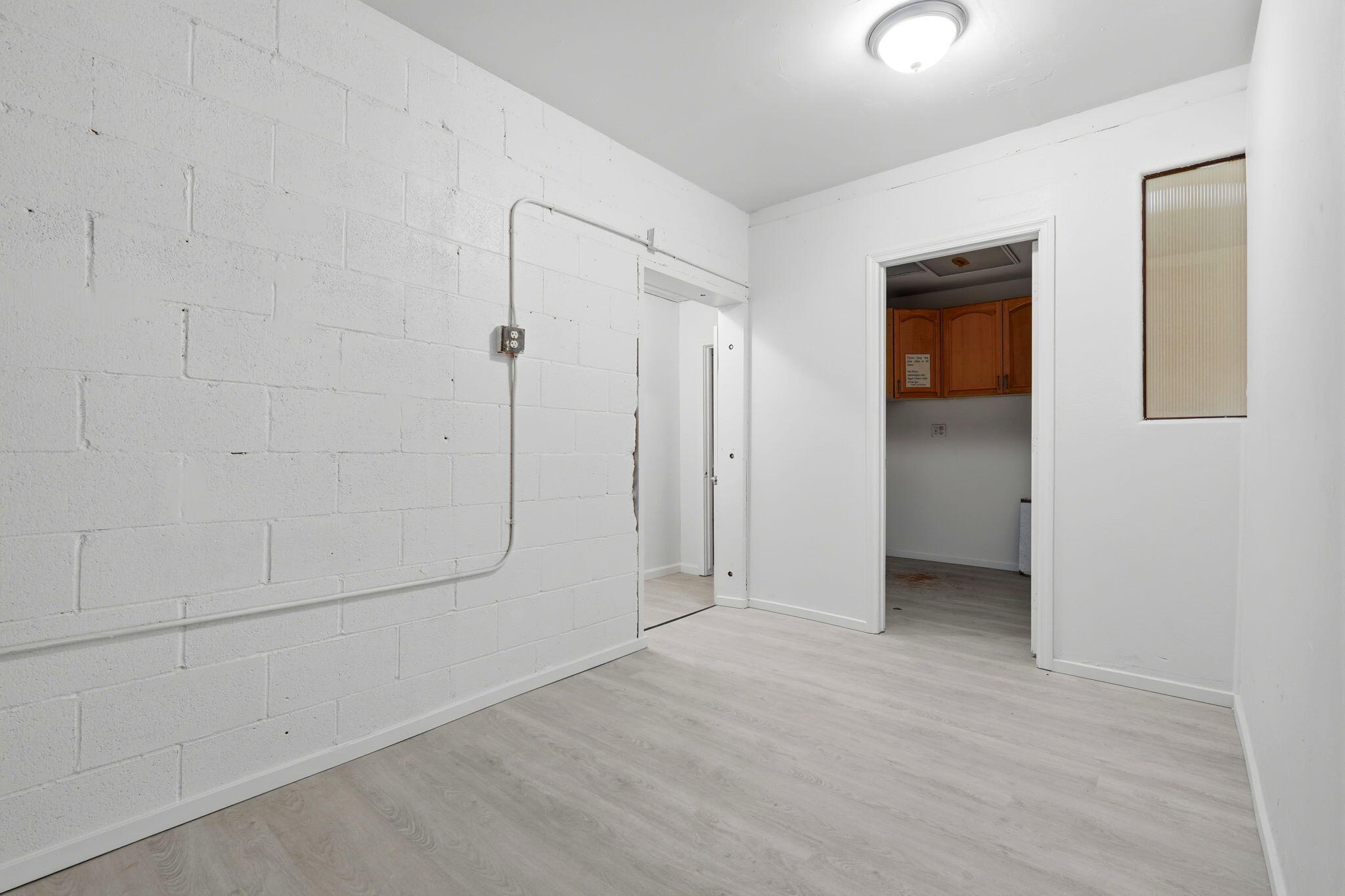 135 E Tulare Ave, Tulare, CA 93274