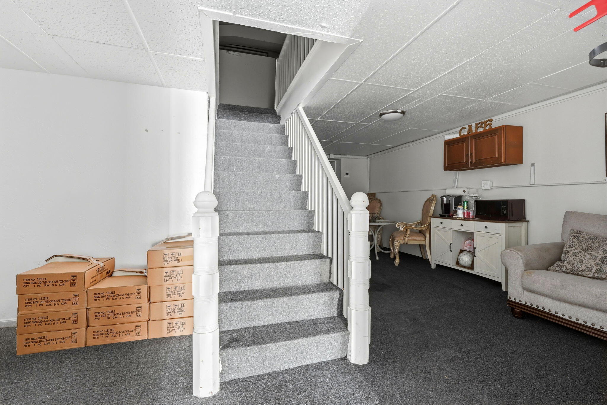 135 E Tulare Ave, Tulare, CA 93274