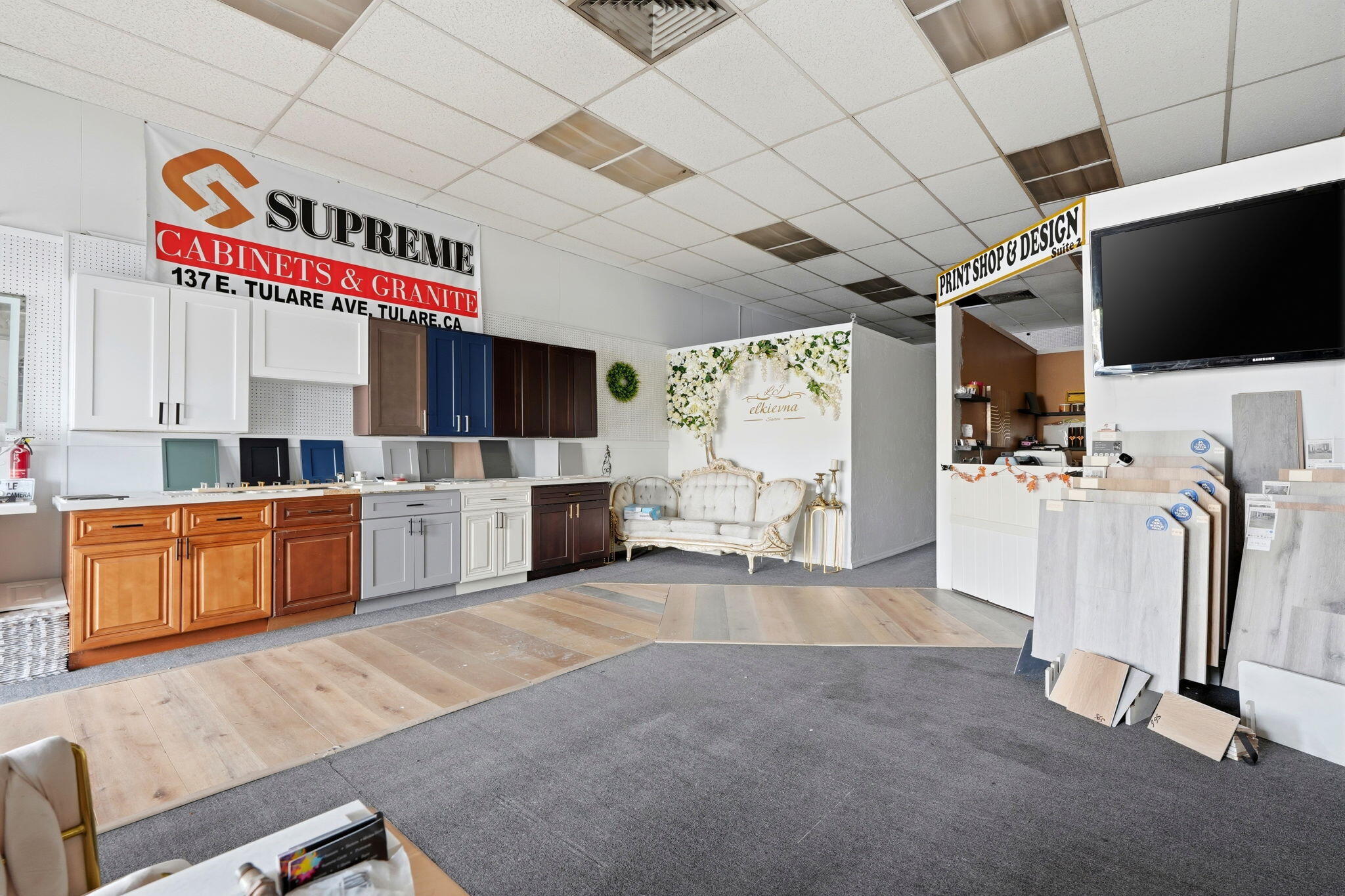 135 E Tulare Ave, Tulare, CA 93274