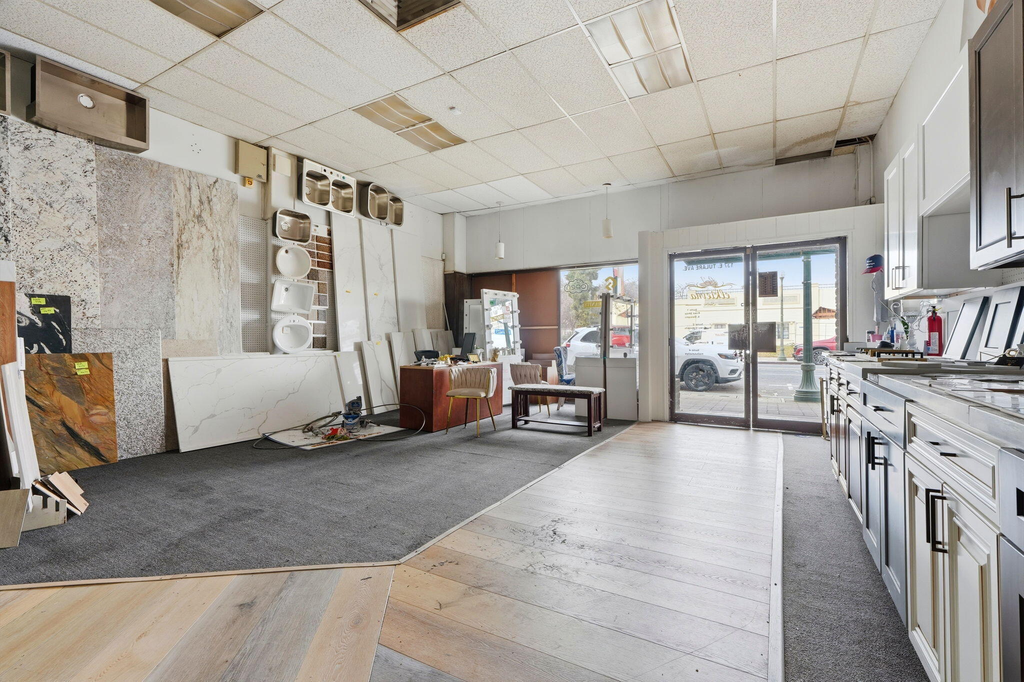 135 E Tulare Ave, Tulare, CA 93274