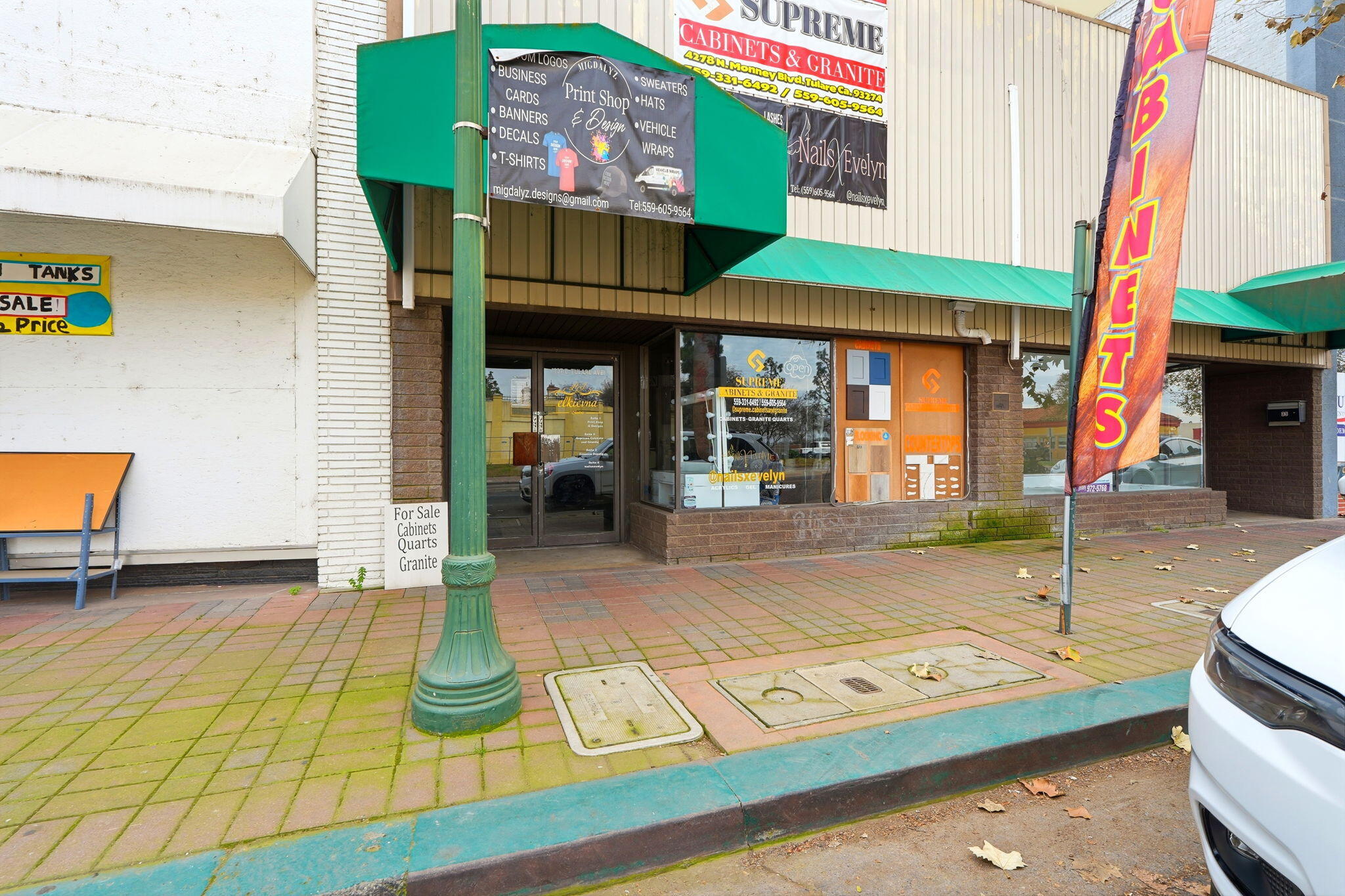 135 E Tulare Ave, Tulare, CA 93274