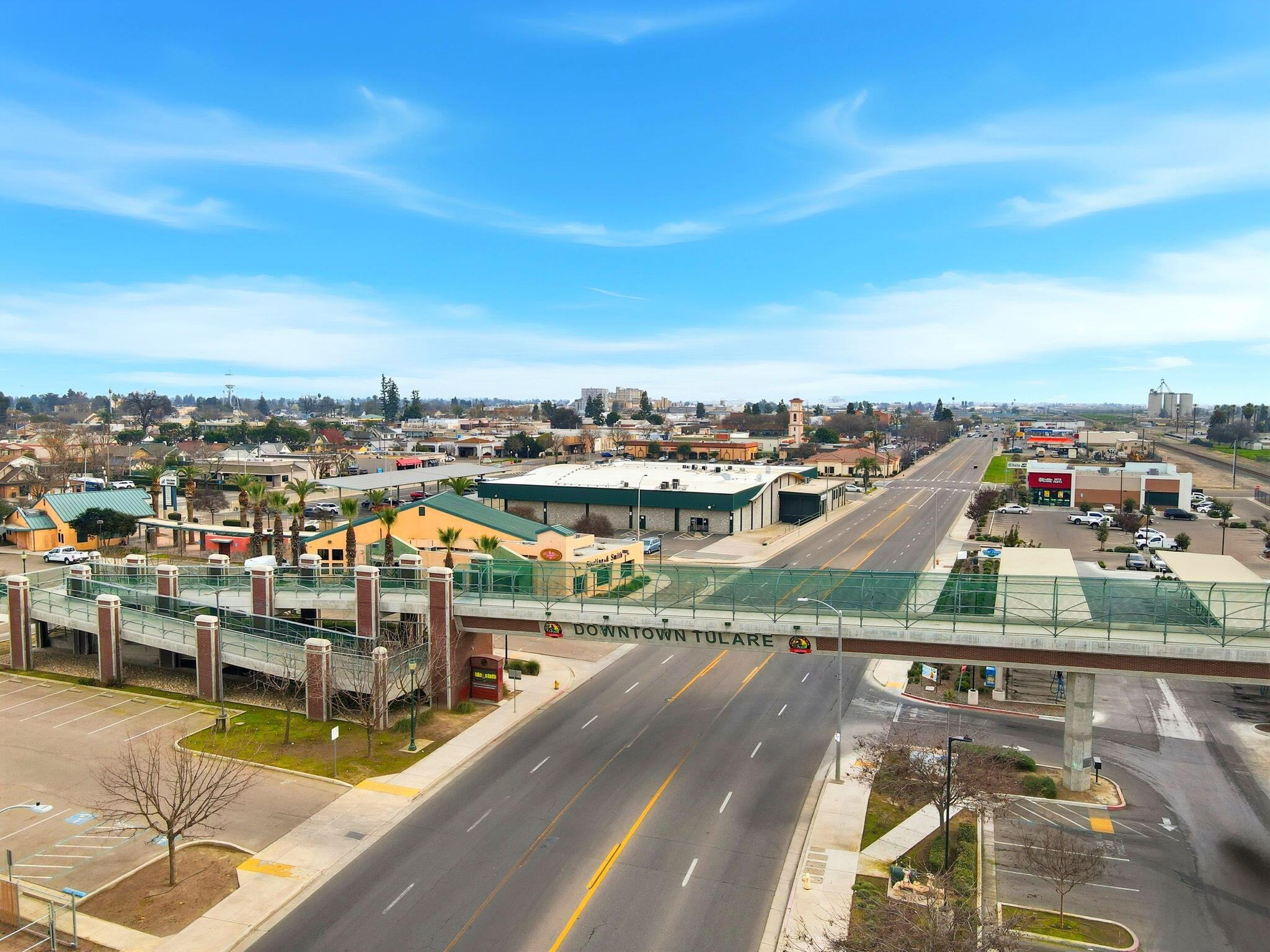 135 E Tulare Ave, Tulare, CA 93274