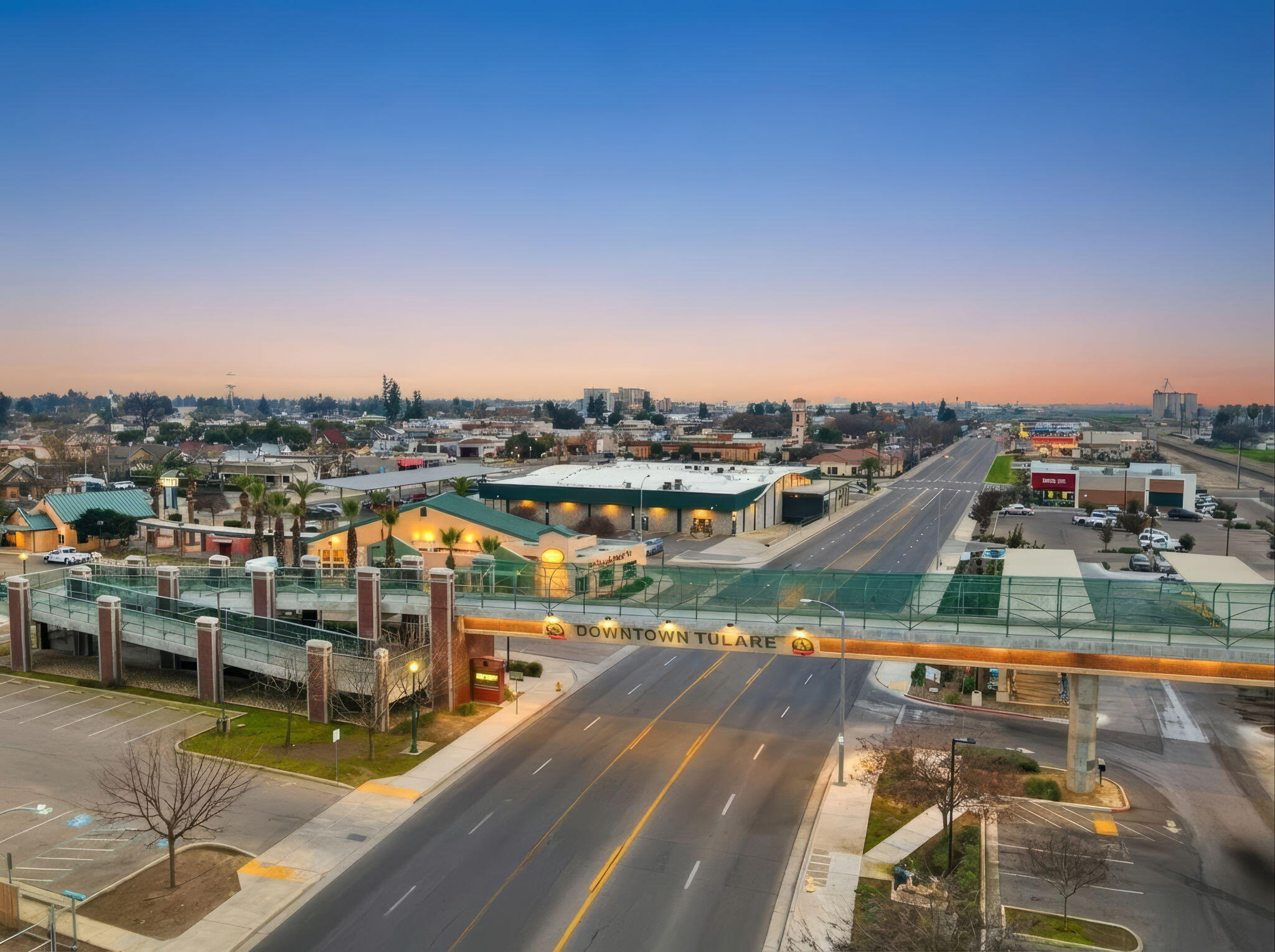 135 E Tulare Ave, Tulare, CA 93274