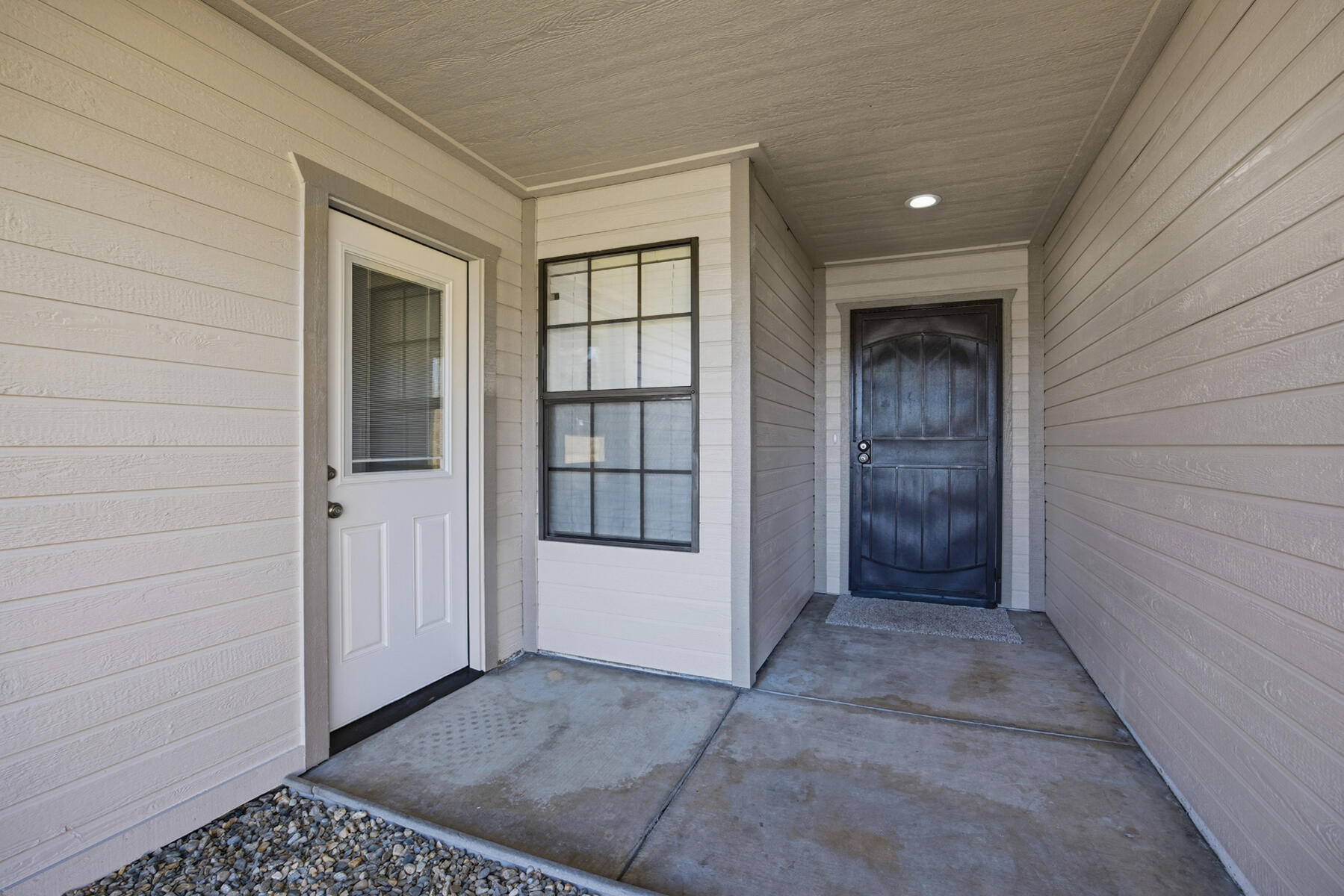 1931 S West Ct, Visalia, CA 93277