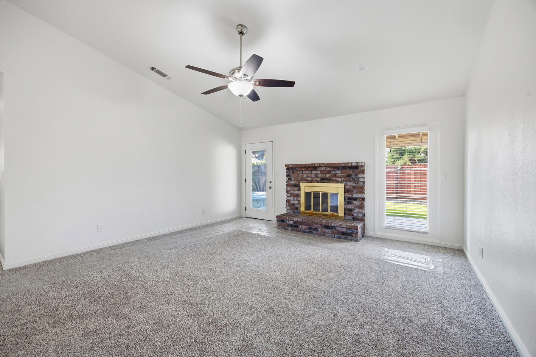 1931 S West Ct, Visalia, CA 93277