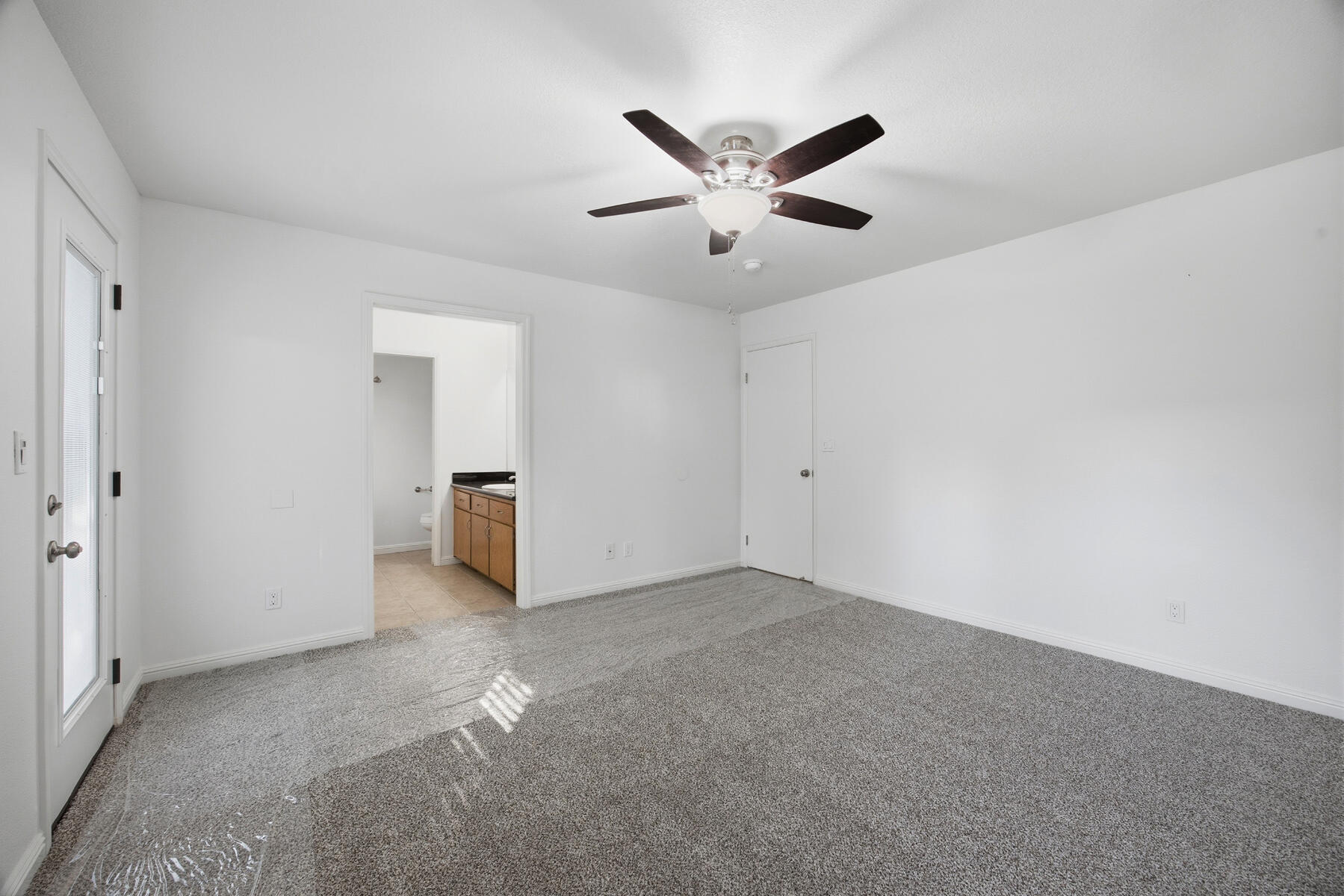 1931 S West Ct, Visalia, CA 93277