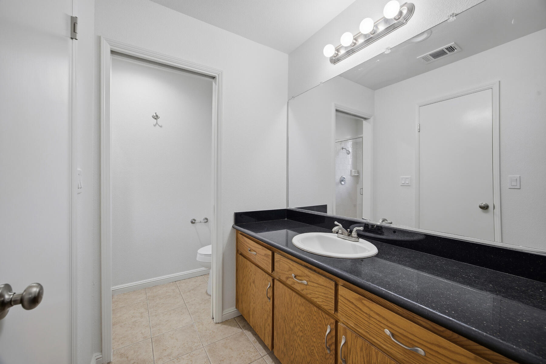 1931 S West Ct, Visalia, CA 93277