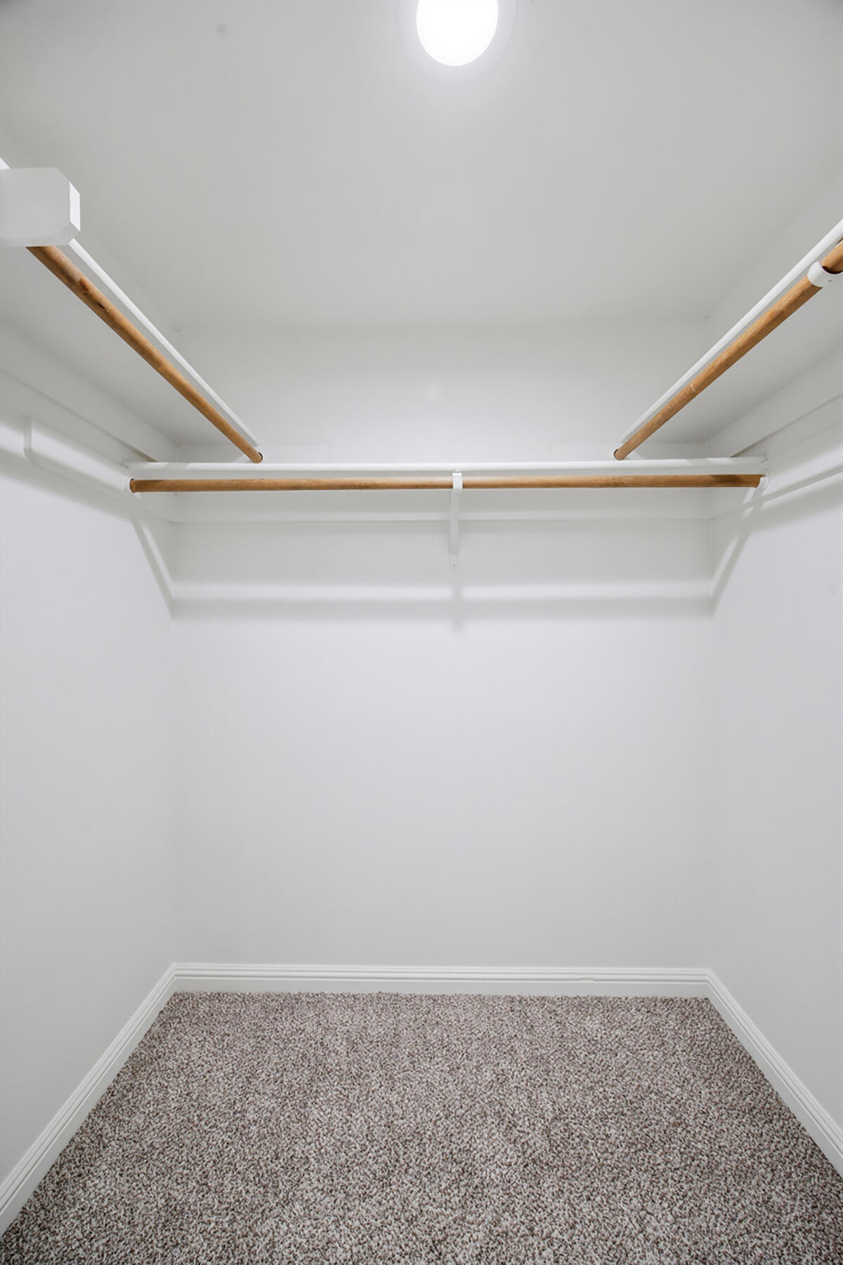 1931 S West Ct, Visalia, CA 93277