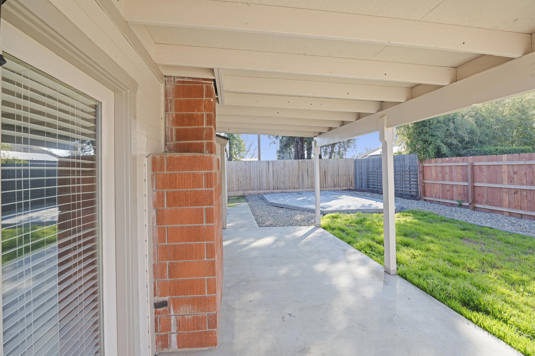 1931 S West Ct, Visalia, CA 93277