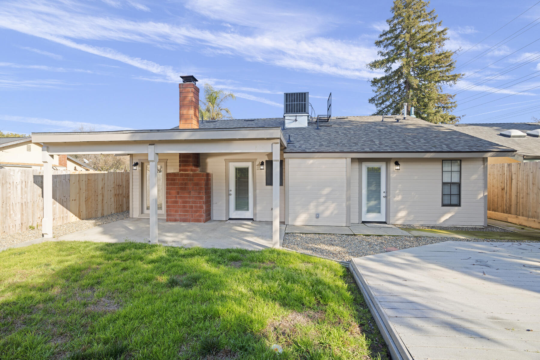 1931 S West Ct, Visalia, CA 93277