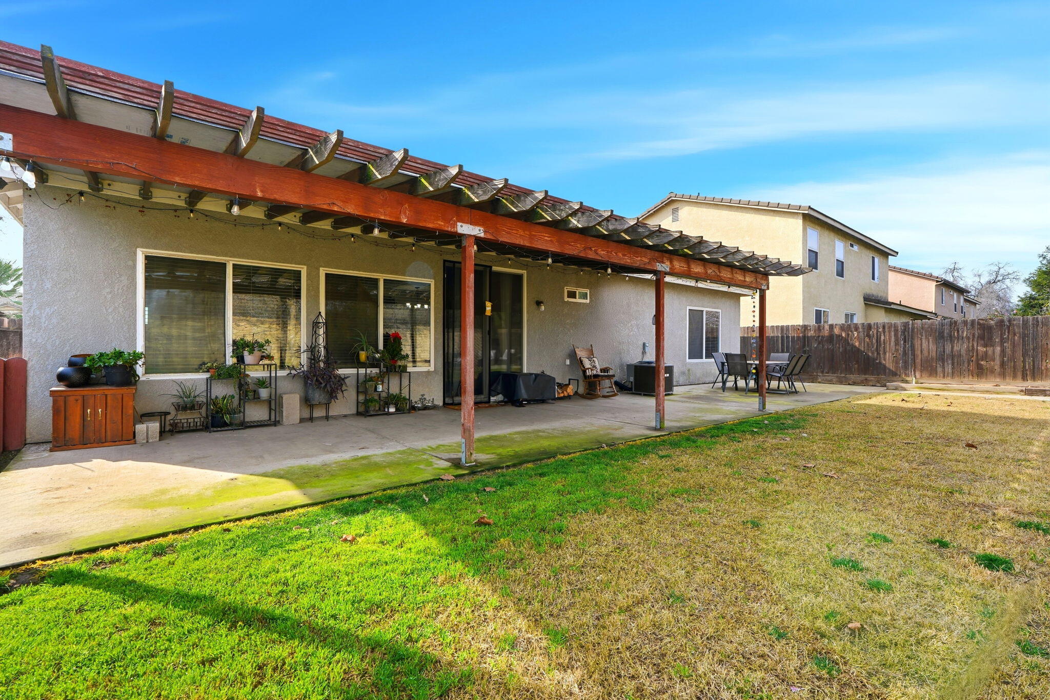 834 W W James Ct, Visalia, CA 93277