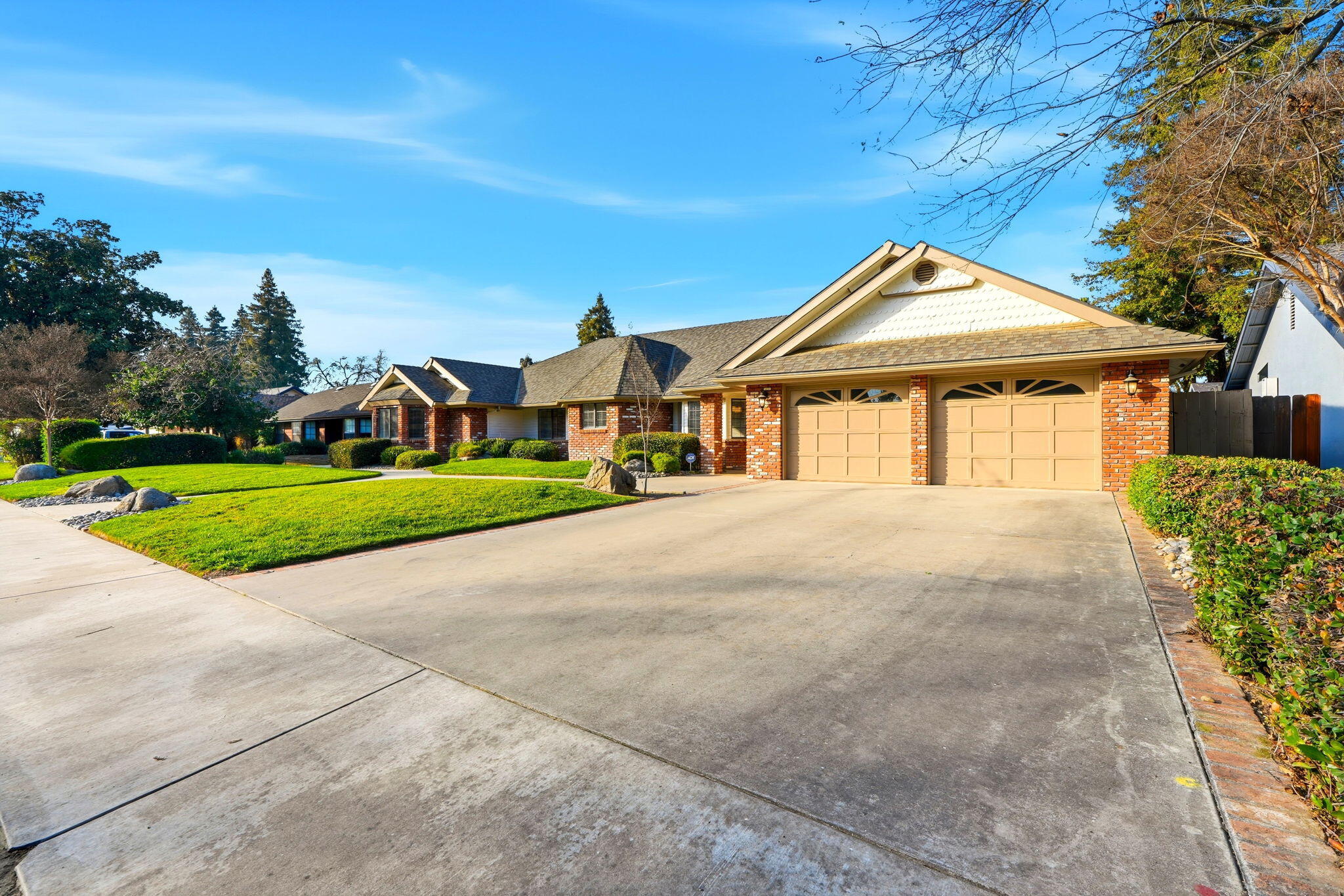 310 E Monte Vista Ave, Visalia, CA 93277