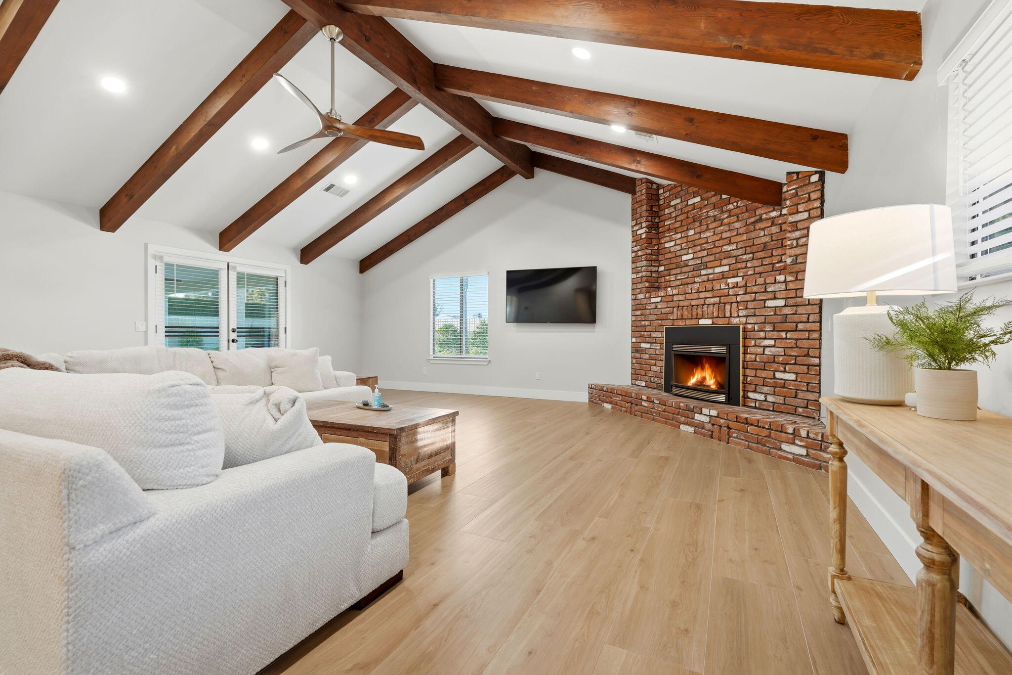 310 E Monte Vista Ave, Visalia, CA 93277