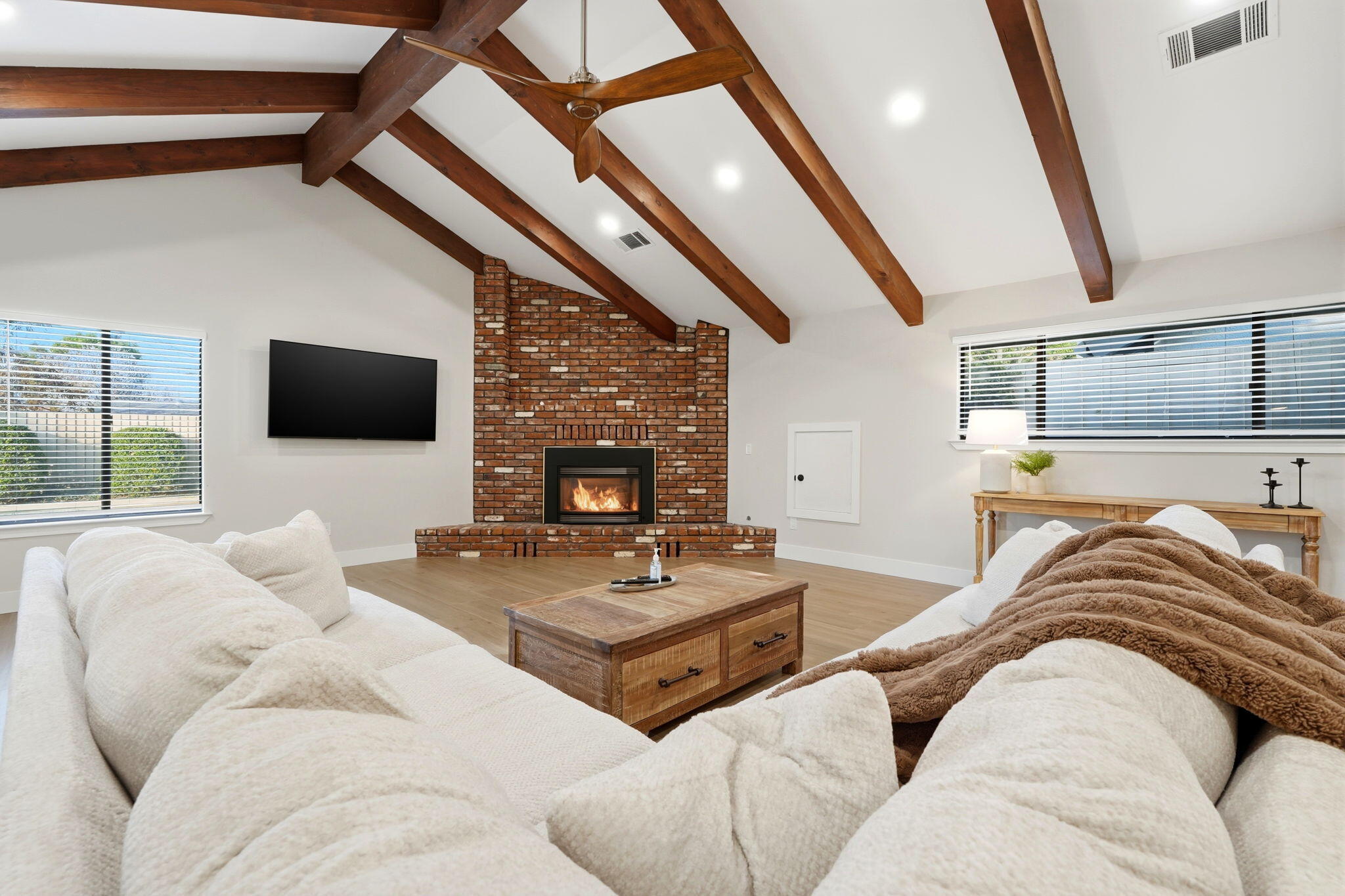 310 E Monte Vista Ave, Visalia, CA 93277